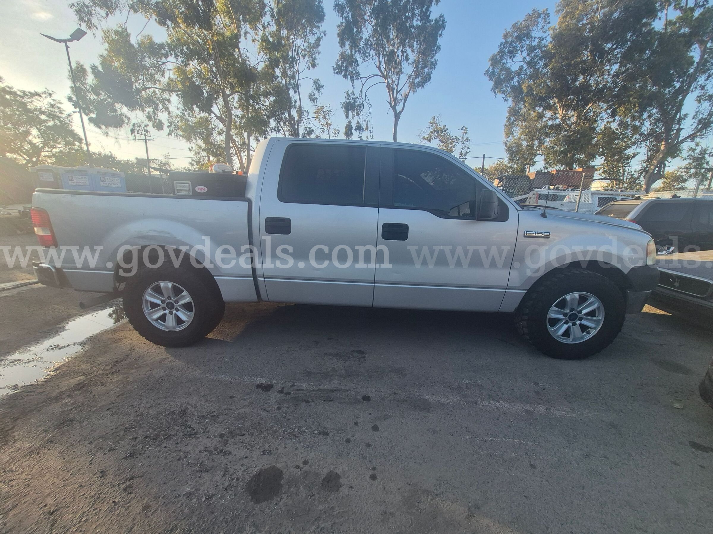 2008 Ford F-150 Lariat SuperCrew 2WD Ford F-150 Government Surplus Auction - Photo #2