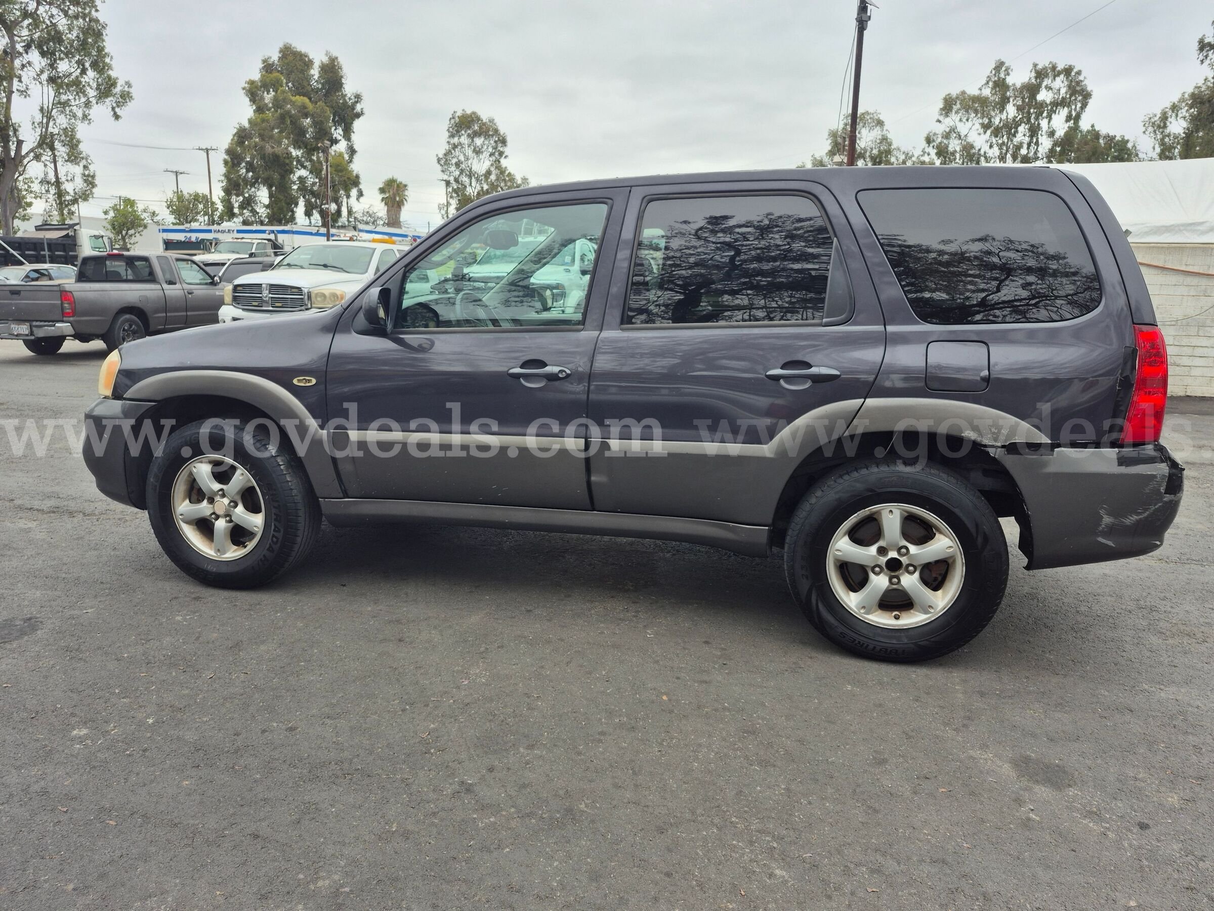 2005 Mazda Tribute s 2WD 4-spd AT Mazda Tribute Government Surplus Auction - Photo #3