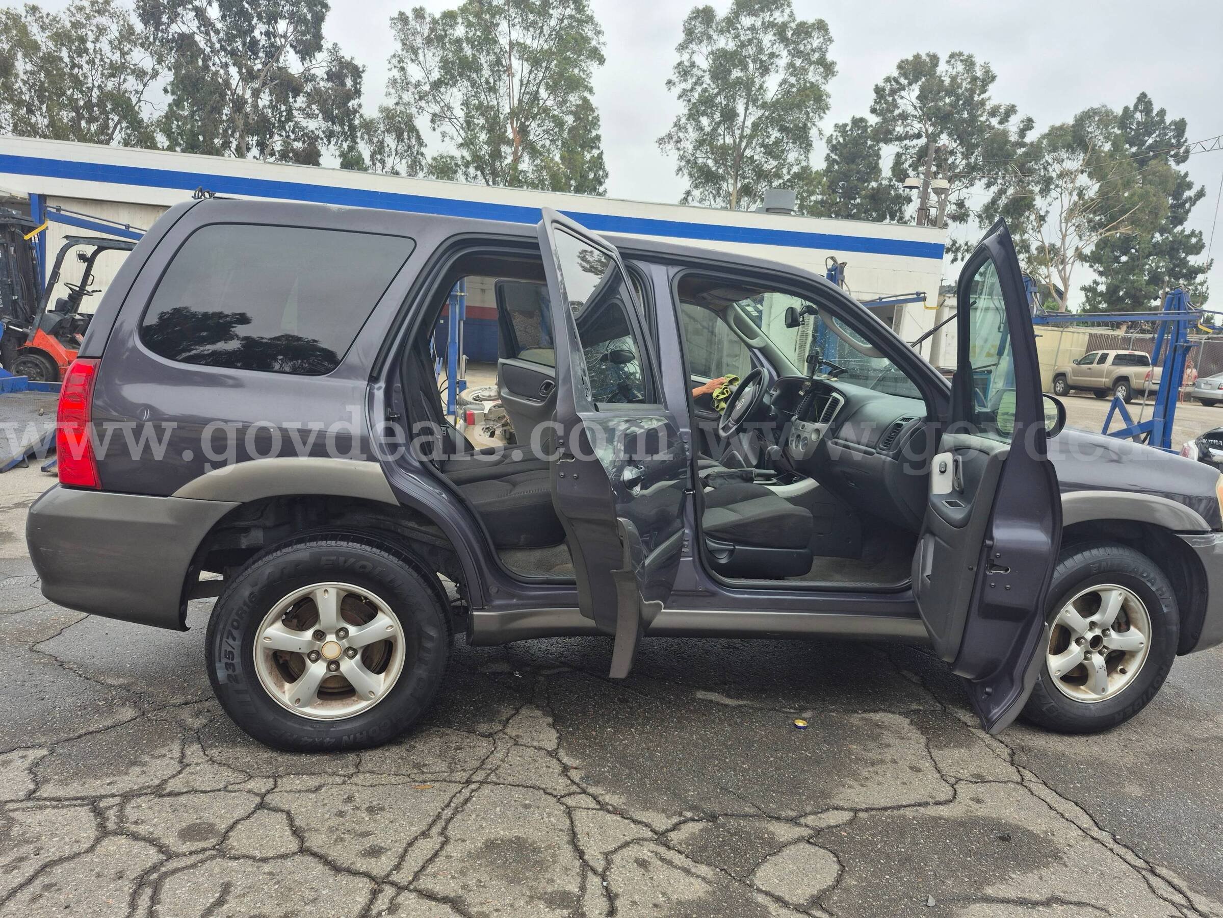 2005 Mazda Tribute s 2WD 4-spd AT Mazda Tribute Government Surplus Auction - Photo #5