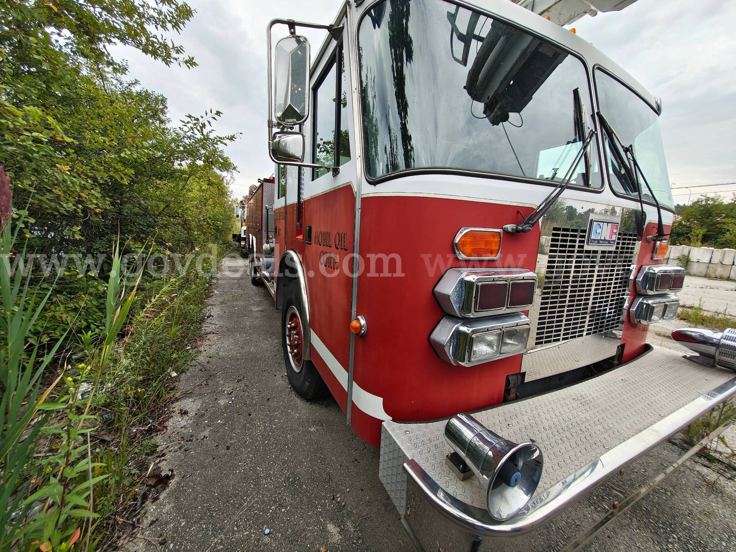 1990  Simon Duplex 5183 Fire Truck Simon Duplex 5183 Government Surplus Auction - Photo #3