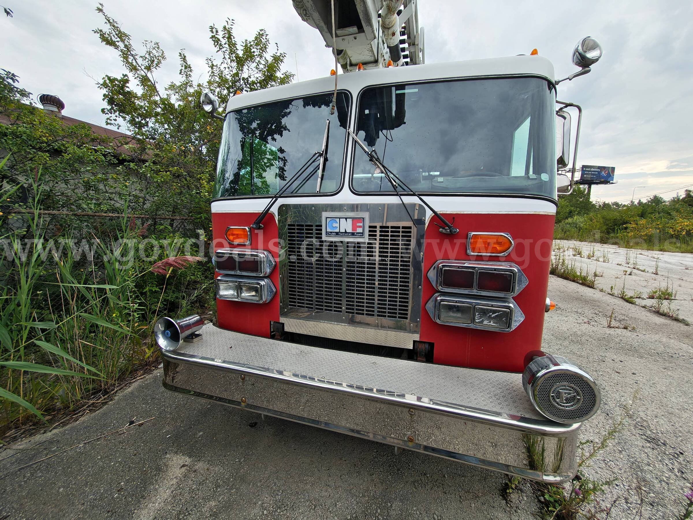 1990  Simon Duplex 5183 Fire Truck Simon Duplex 5183 Government Surplus Auction - Photo #4