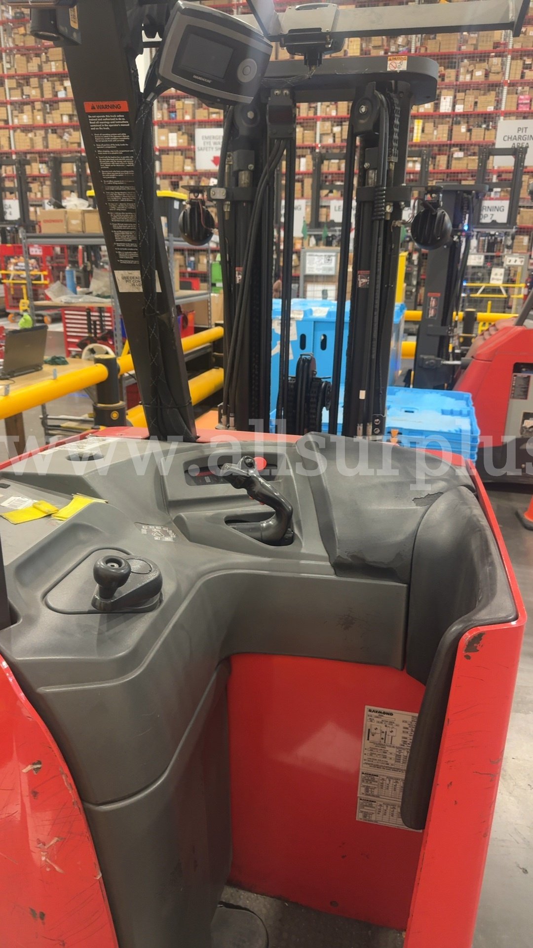 Raymond 415-C30TT Electric Reach Truck Raymond 415 Government Surplus Auction - Photo #2