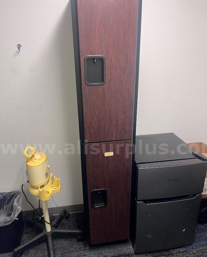 Locker Cabinet   Government Surplus Auction - Photo #2