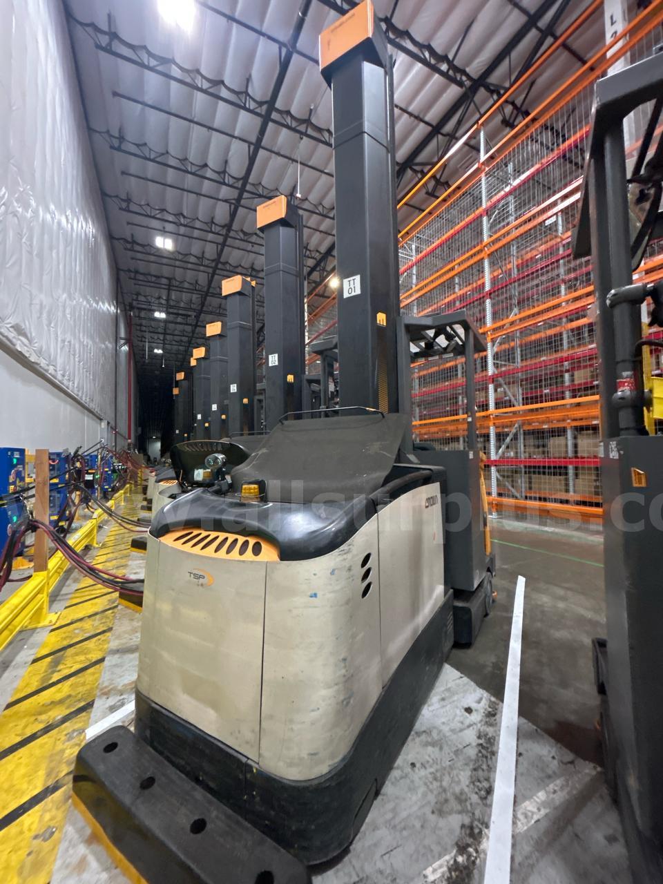 Crown TSP 7000 Series Electric VNA Turret Stockpicker Crown 7000 Government Surplus Auction - Photo #4
