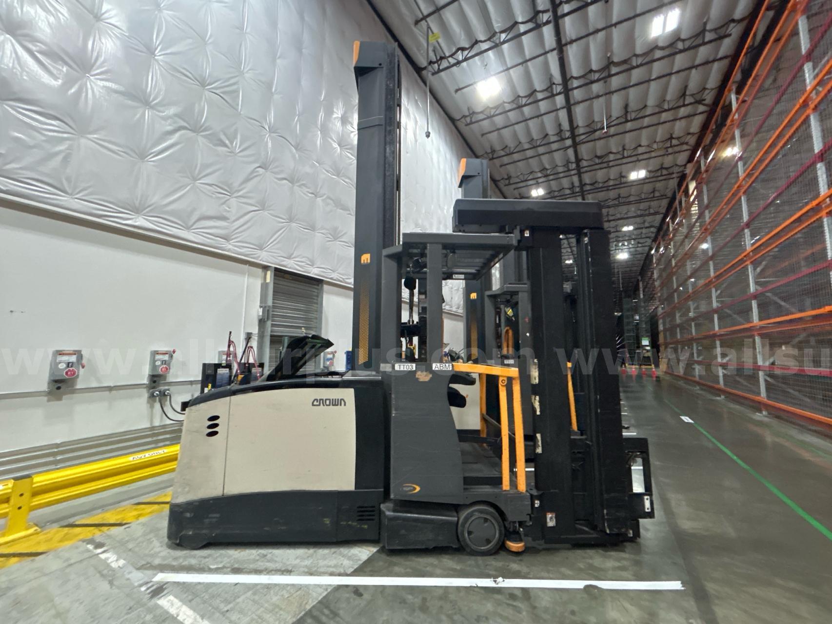 Crown TSP 7000 Series Electric VNA Turret Stockpicker Crown 7000 Government Surplus Auction - Photo #2
