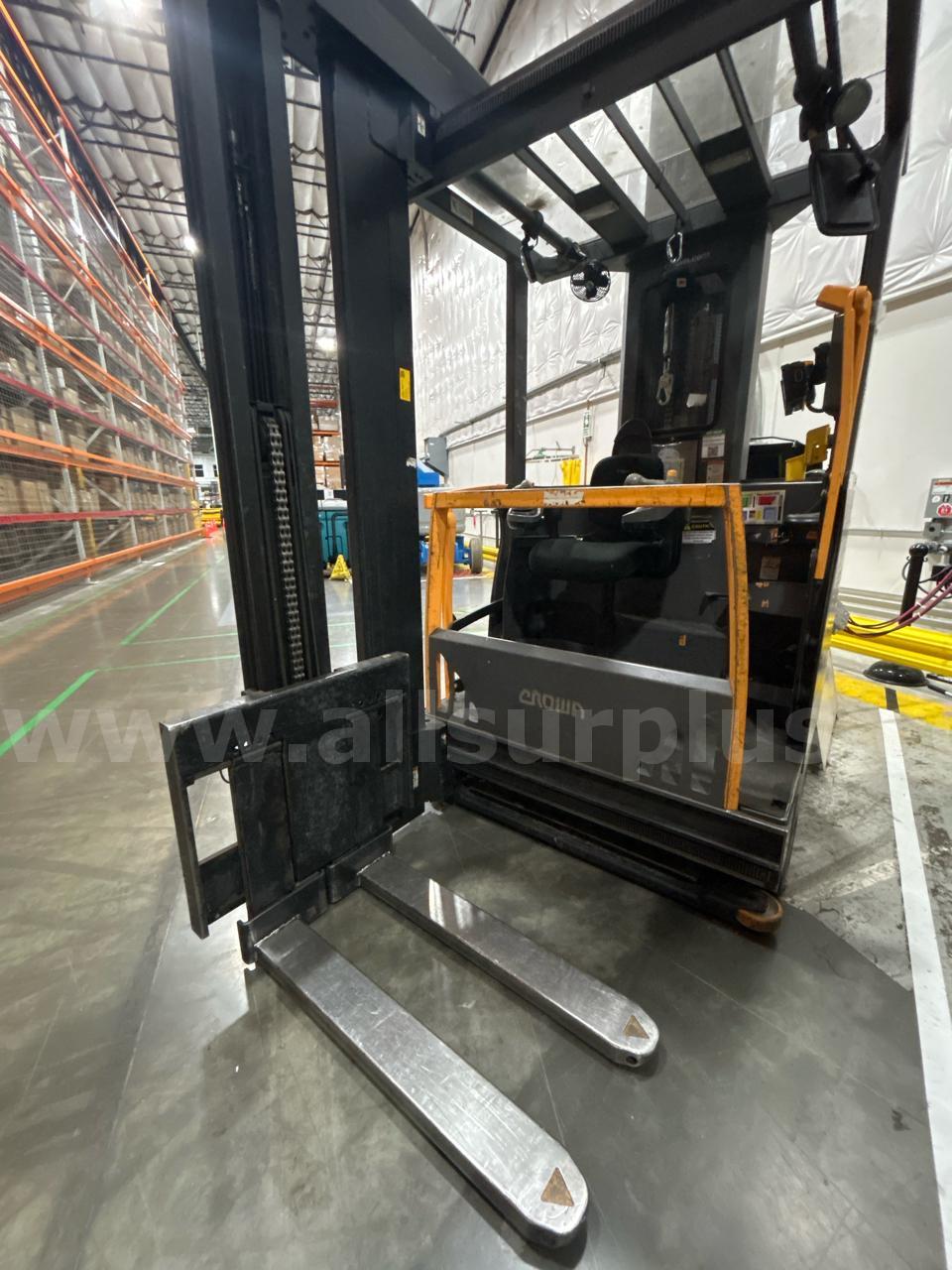 Crown TSP 7000 Series Electric VNA Turret Stockpicker Crown 7000 Government Surplus Auction - Photo #6