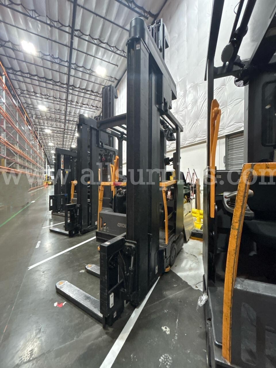 Crown TSP 7000 Series Electric VNA Turret Stockpicker Crown 7000 Government Surplus Auction - Photo #4