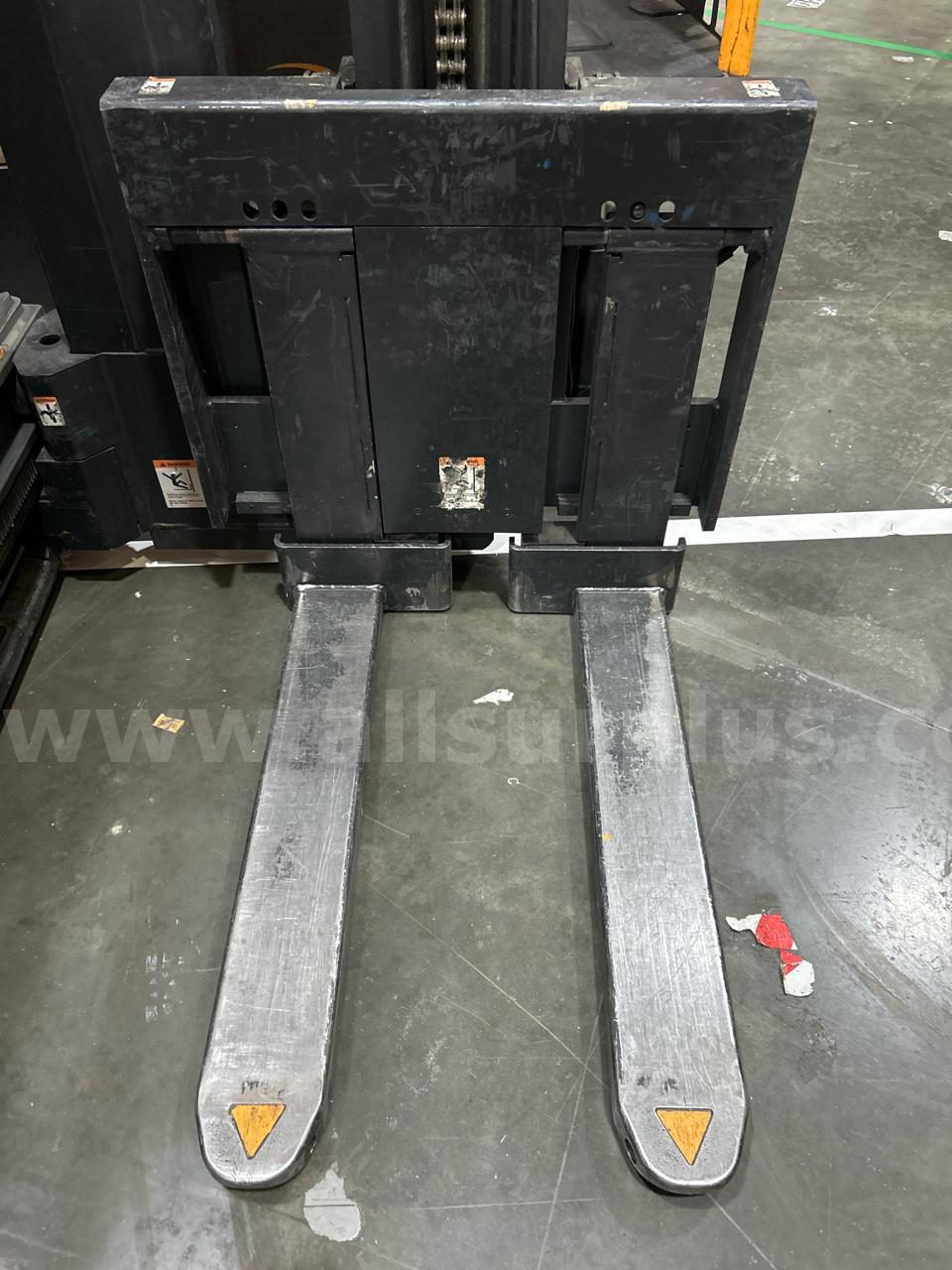 Crown TSP 7000 Series Electric VNA Turret Stockpicker Crown 7000 Government Surplus Auction - Photo #6