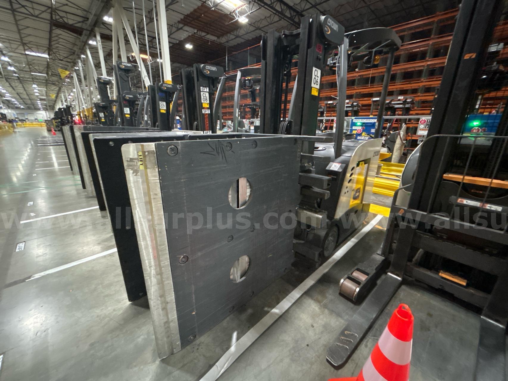Crown RC 5500 Series Stand-Up Electric Forklift with Carton Clamp Crown 5500 Government Surplus Auction - Photo #6