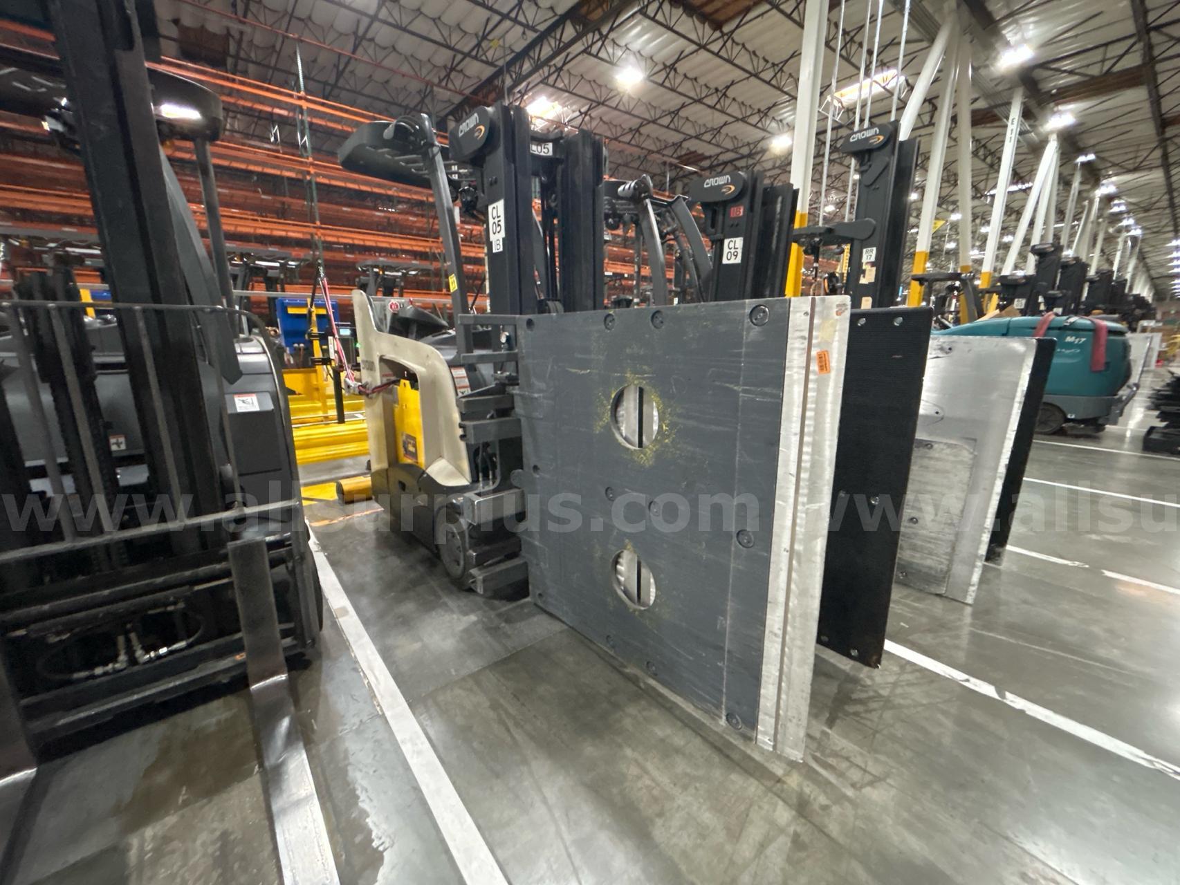 Crown RC 5500 Series Stand-Up Electric Forklift with Carton Clamp Crown 5500 Government Surplus Auction - Photo #5