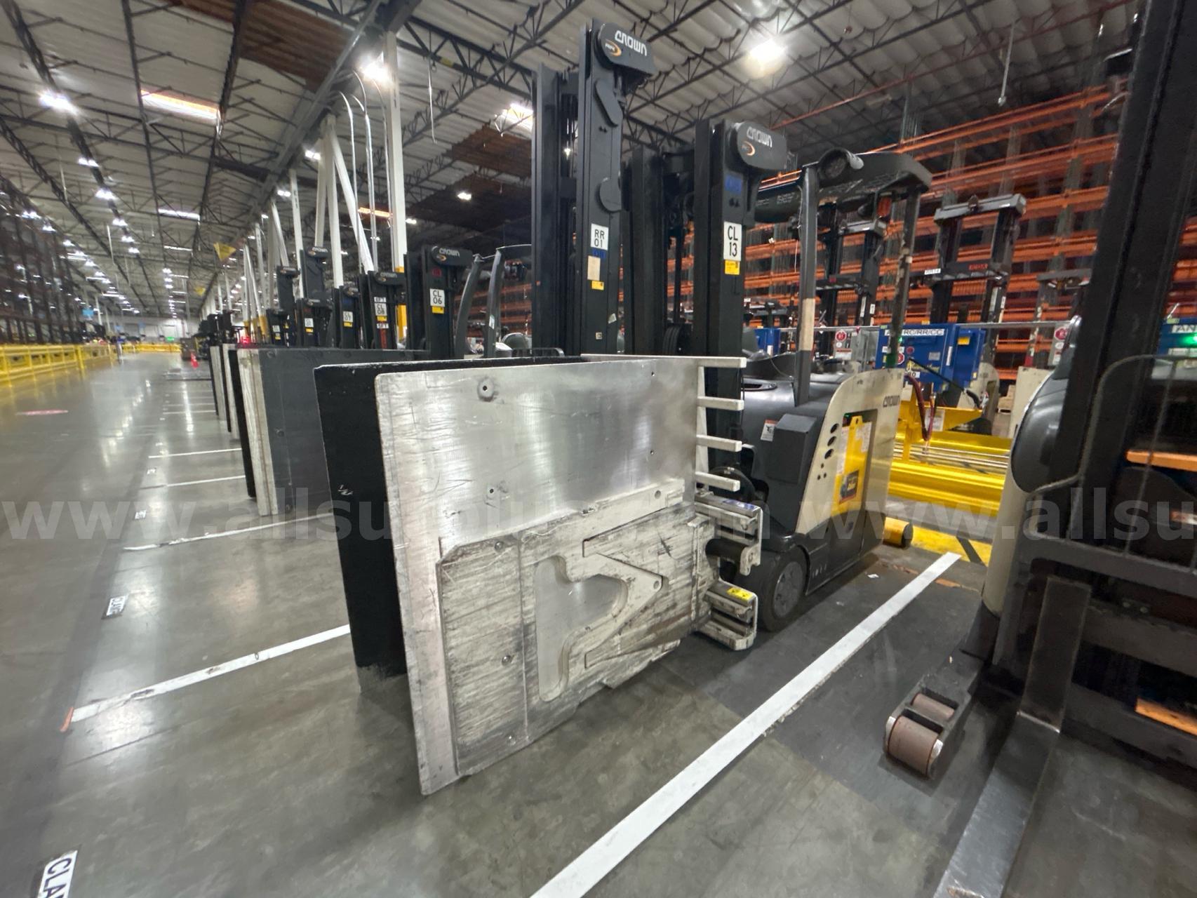 Crown RC5535-35 Stand-Up Electric Forklift Crown RC5535 Government Surplus Auction - Photo #6