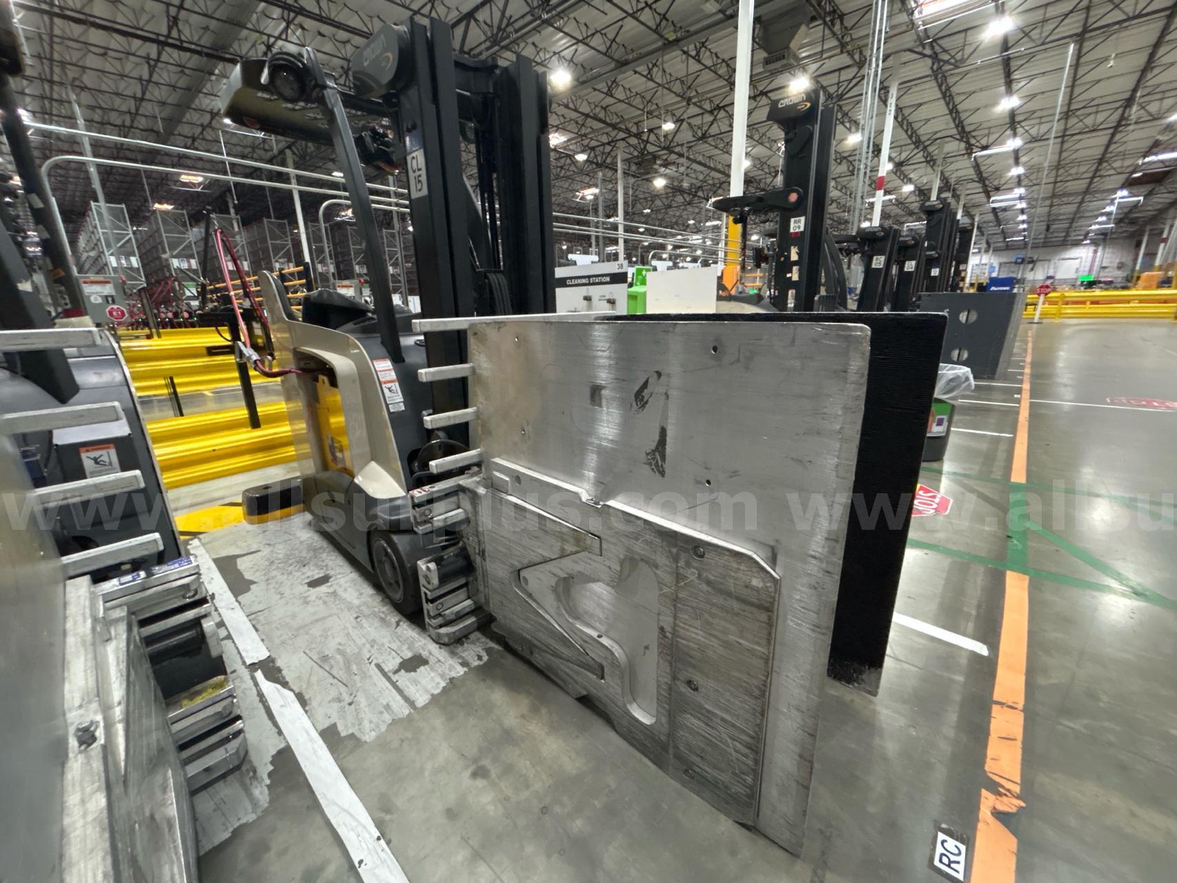 Crown RC 5500 Series Stand-Up Electric Forklift with Carton Clamp Crown 5500 Government Surplus Auction - Photo #5