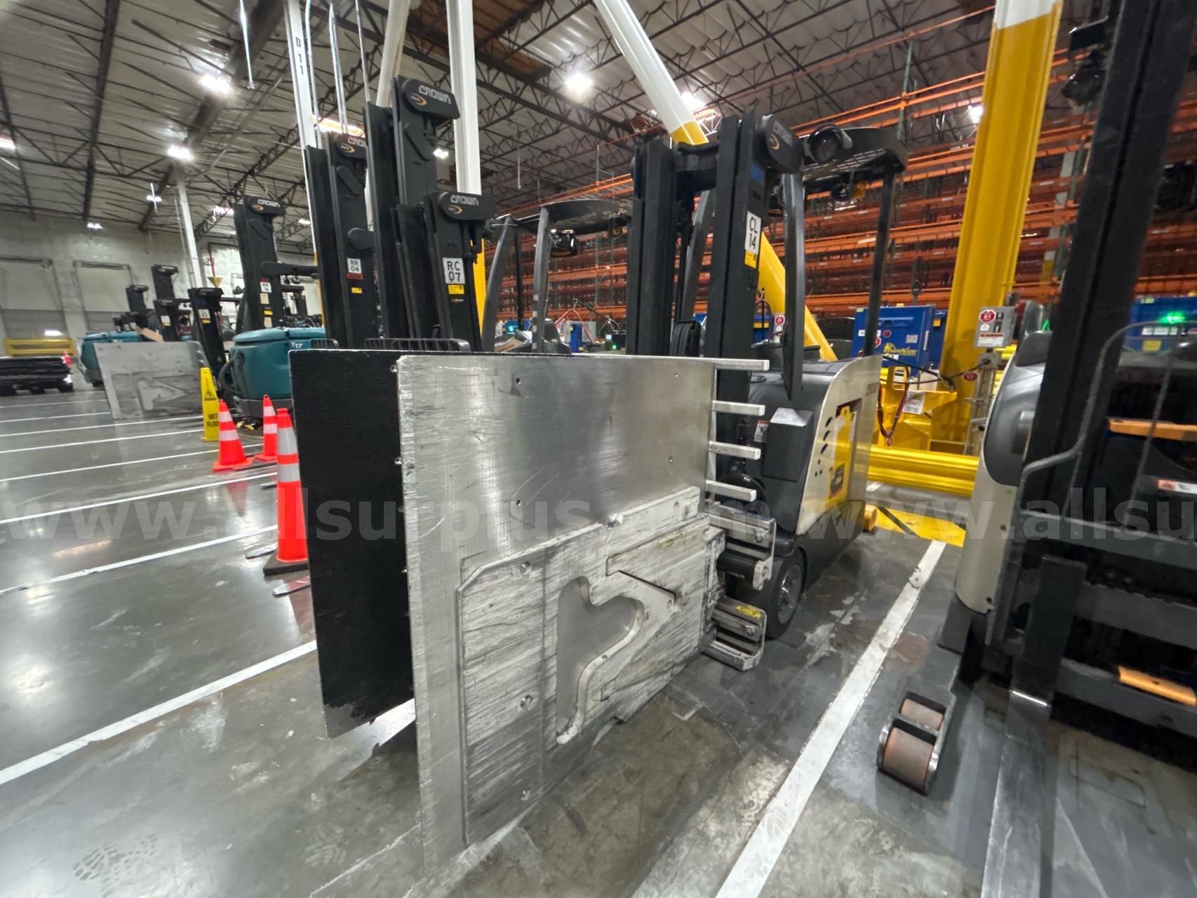 Crown RC 5500 Series Stand-Up Electric Forklift with Carton Clamp Crown 5500 Government Surplus Auction - Photo #4