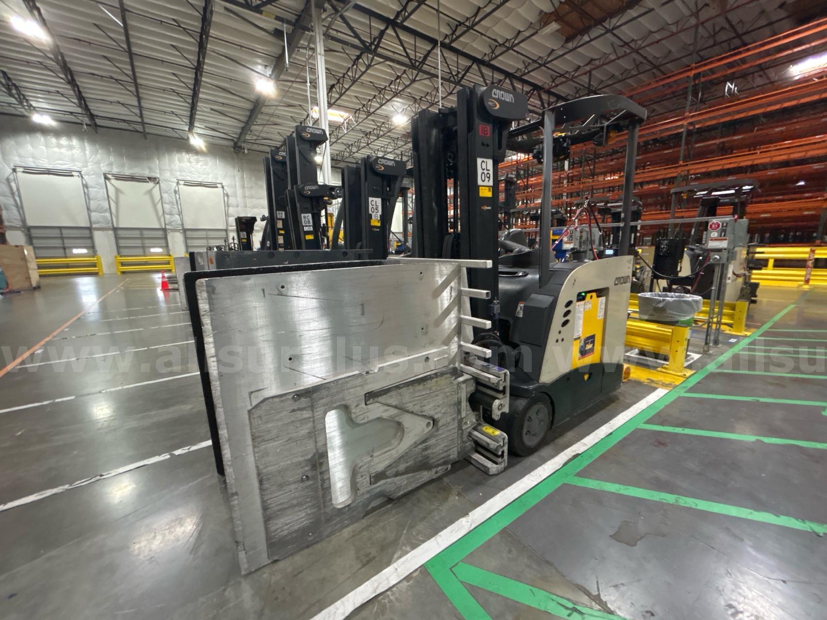 Crown RC 5500 Series Stand-Up Electric Forklift with Carton Clamp Crown 5500 Government Surplus Auction - Photo #3