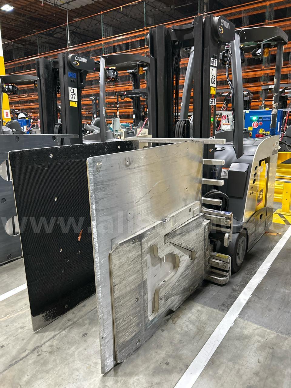 Crown RC 5500 Series Stand-Up Electric Forklift with Carton Clamp Crown 5500 Government Surplus Auction - Photo #6