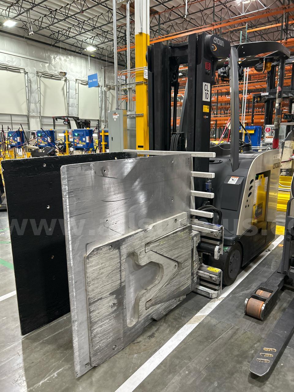 Crown RC 5500 Series Stand-Up Electric Forklift with Carton Clamp Crown 5500 Government Surplus Auction - Photo #2