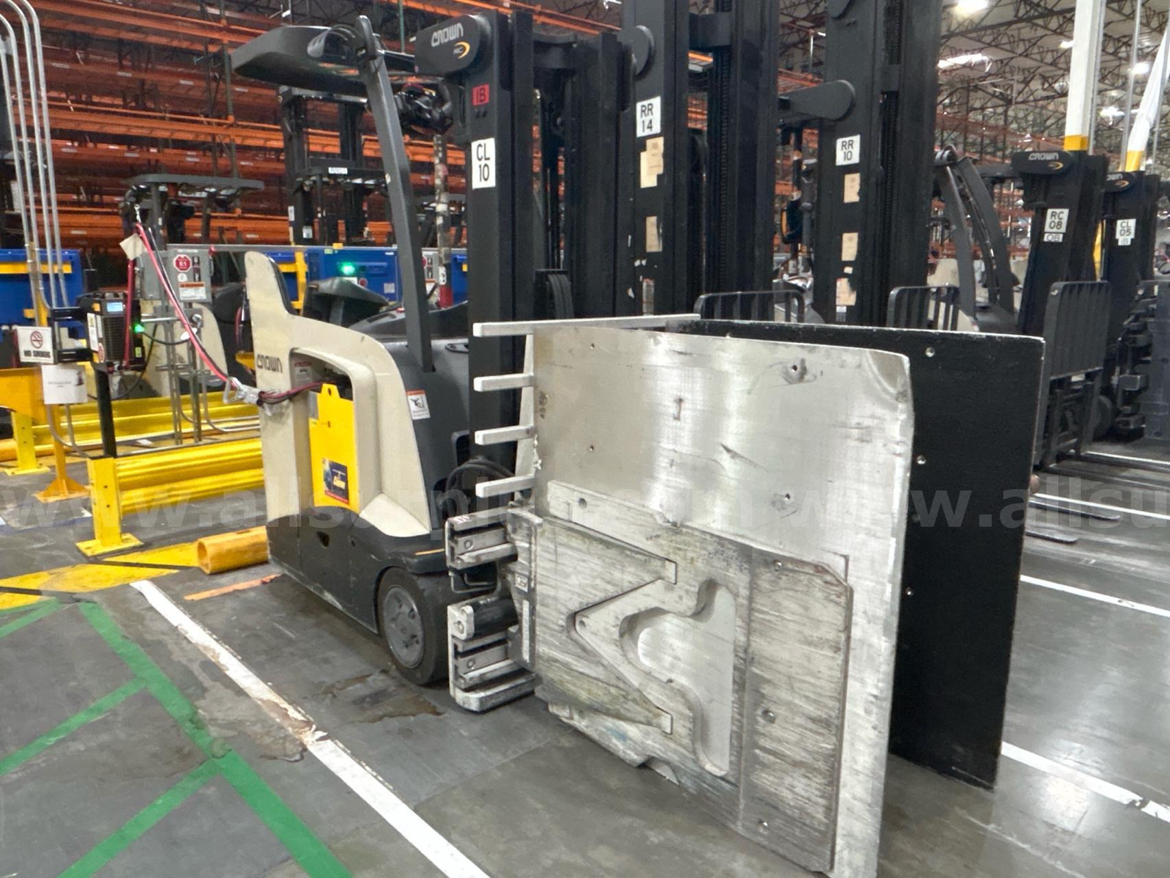 Crown RC 5500 Series Stand-Up Electric Forklift with Carton Clamp Crown 5500 Government Surplus Auction - Photo #5