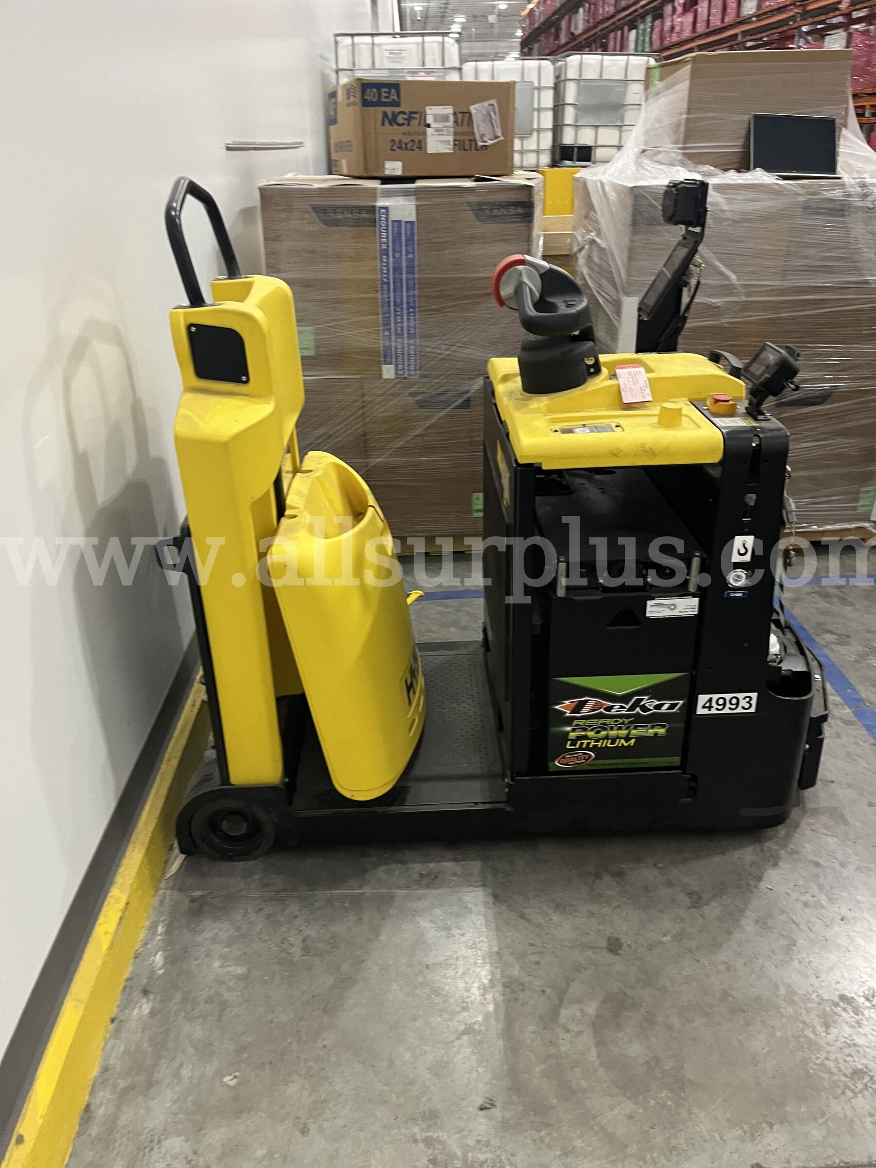 2021 Hyster LO5.0T Electric Ride-On Tow Tractor
