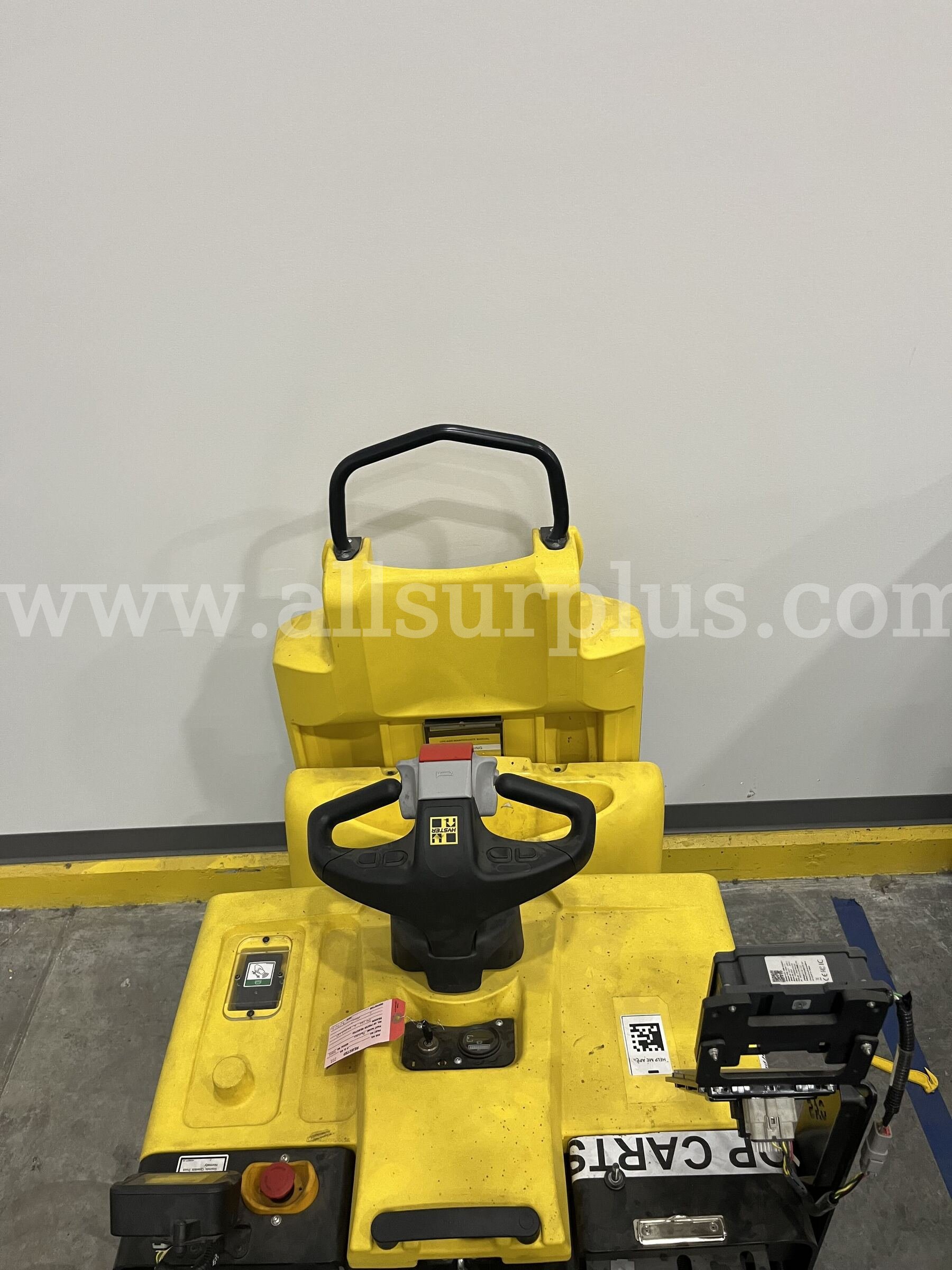 2021 Hyster LO5.0T Electric Ride-On Tow Tractor Hyster LO5.0T Government Surplus Auction - Photo #2