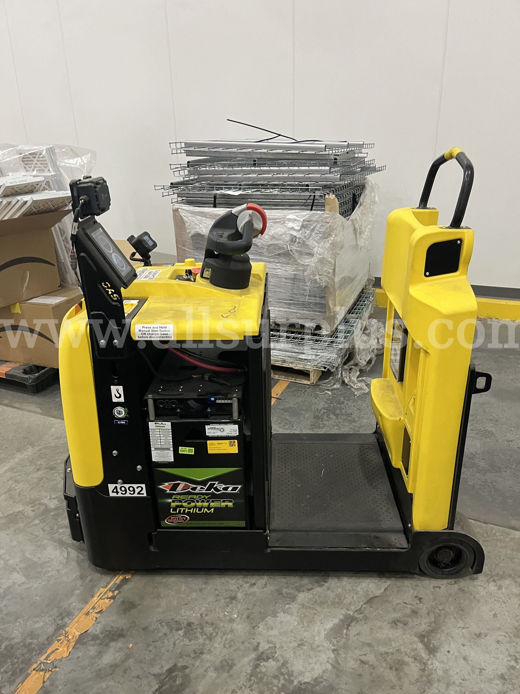 2021 Hyster LO5.0T Electric Ride-On Tow Tractor