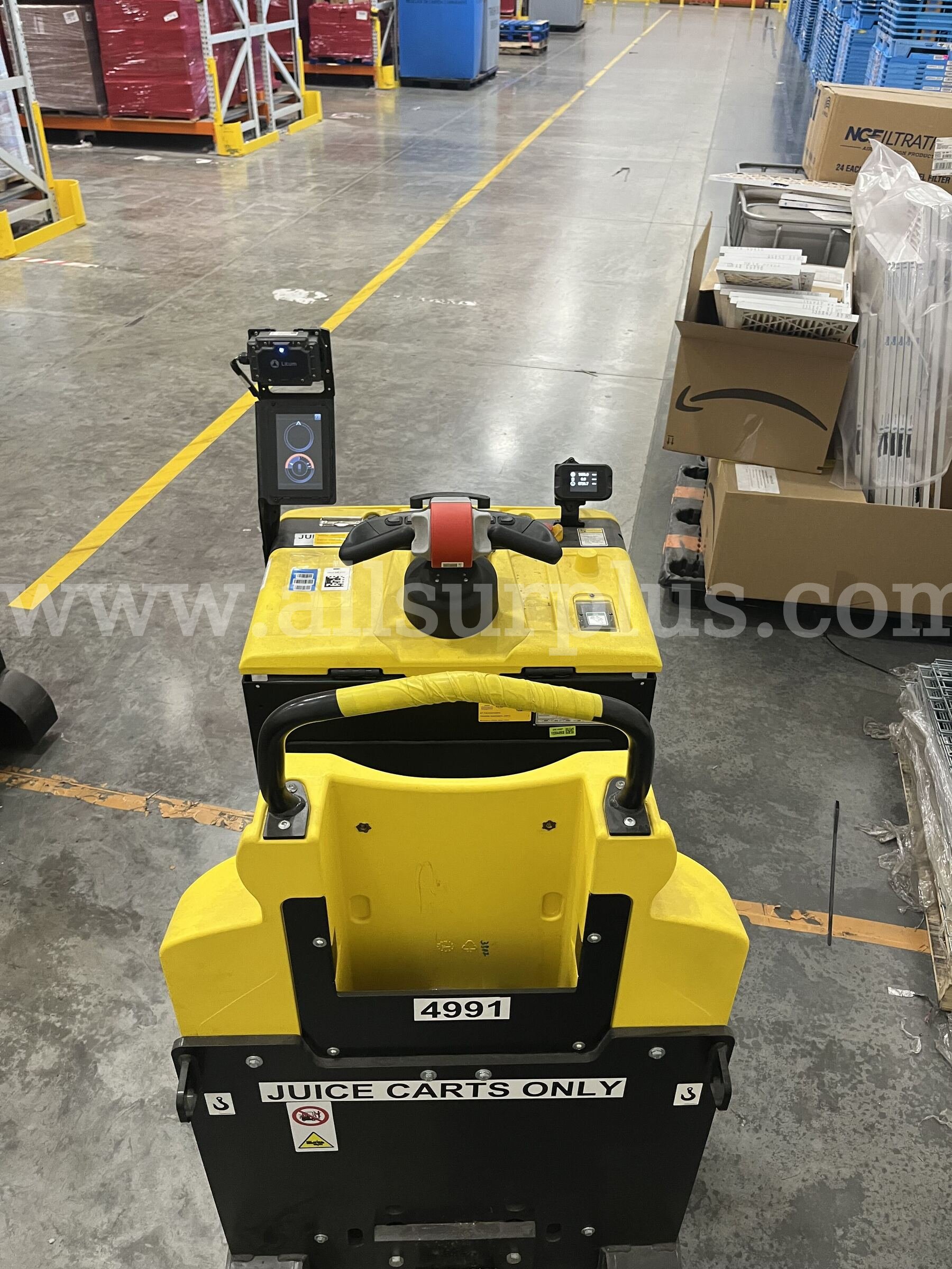 2021 Hyster LO5.0T Electric Ride-On Tow Tractor Hyster LO5.0T Government Surplus Auction - Photo #5