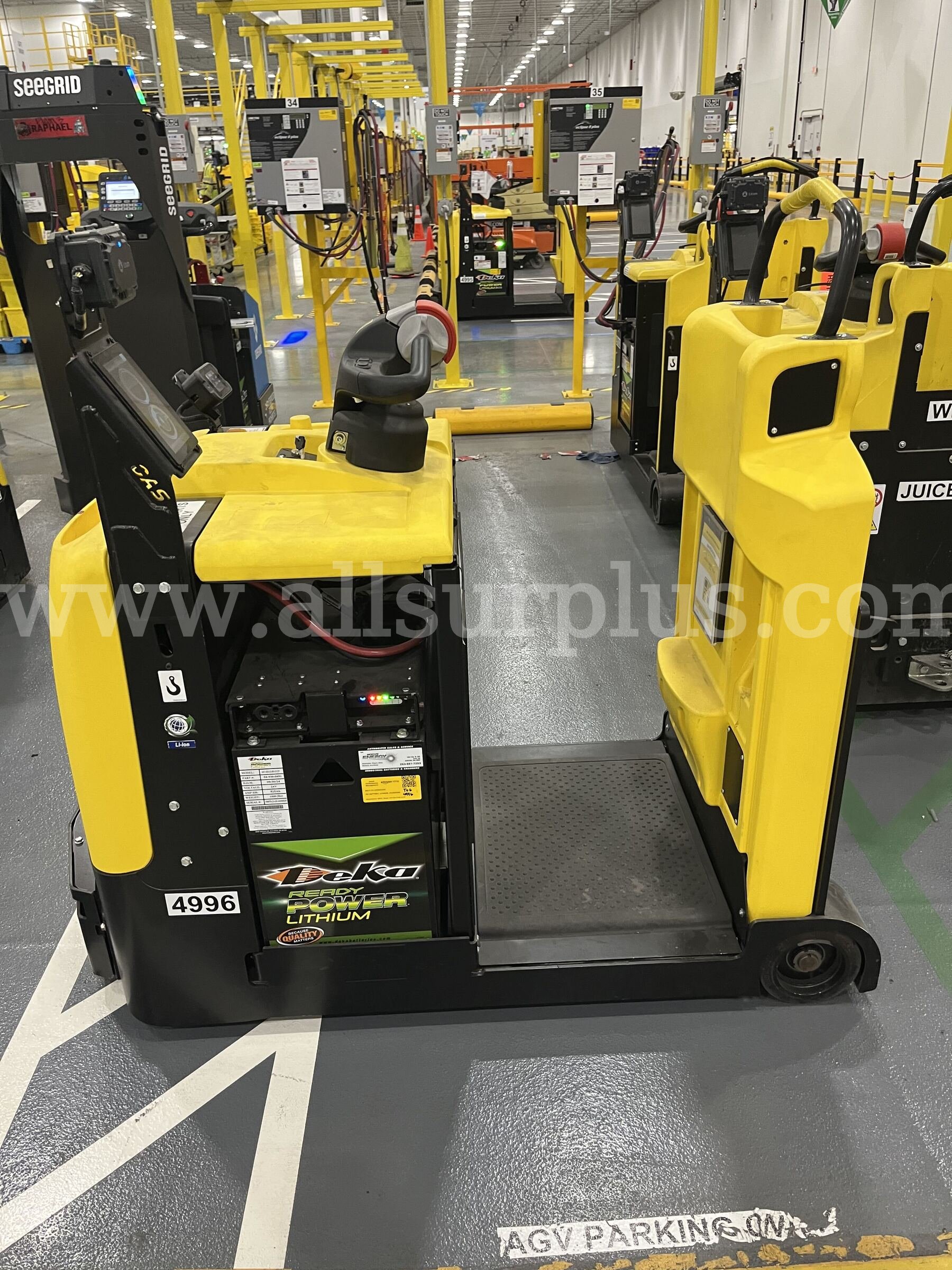 2021 Hyster LO5.0T Electric Ride-On Tow Tractor