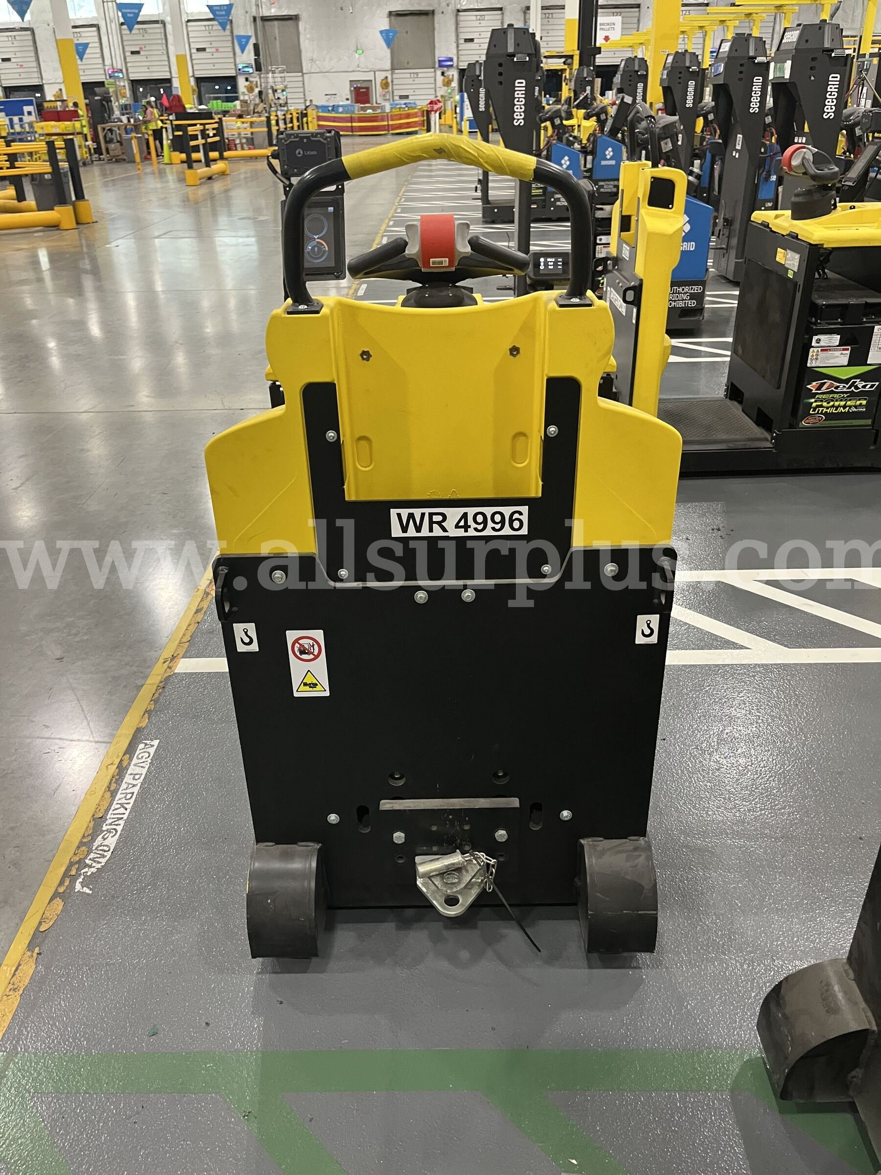 2021 Hyster LO5.0T Electric Ride-On Tow Tractor Hyster LO5.0T Government Surplus Auction - Photo #4