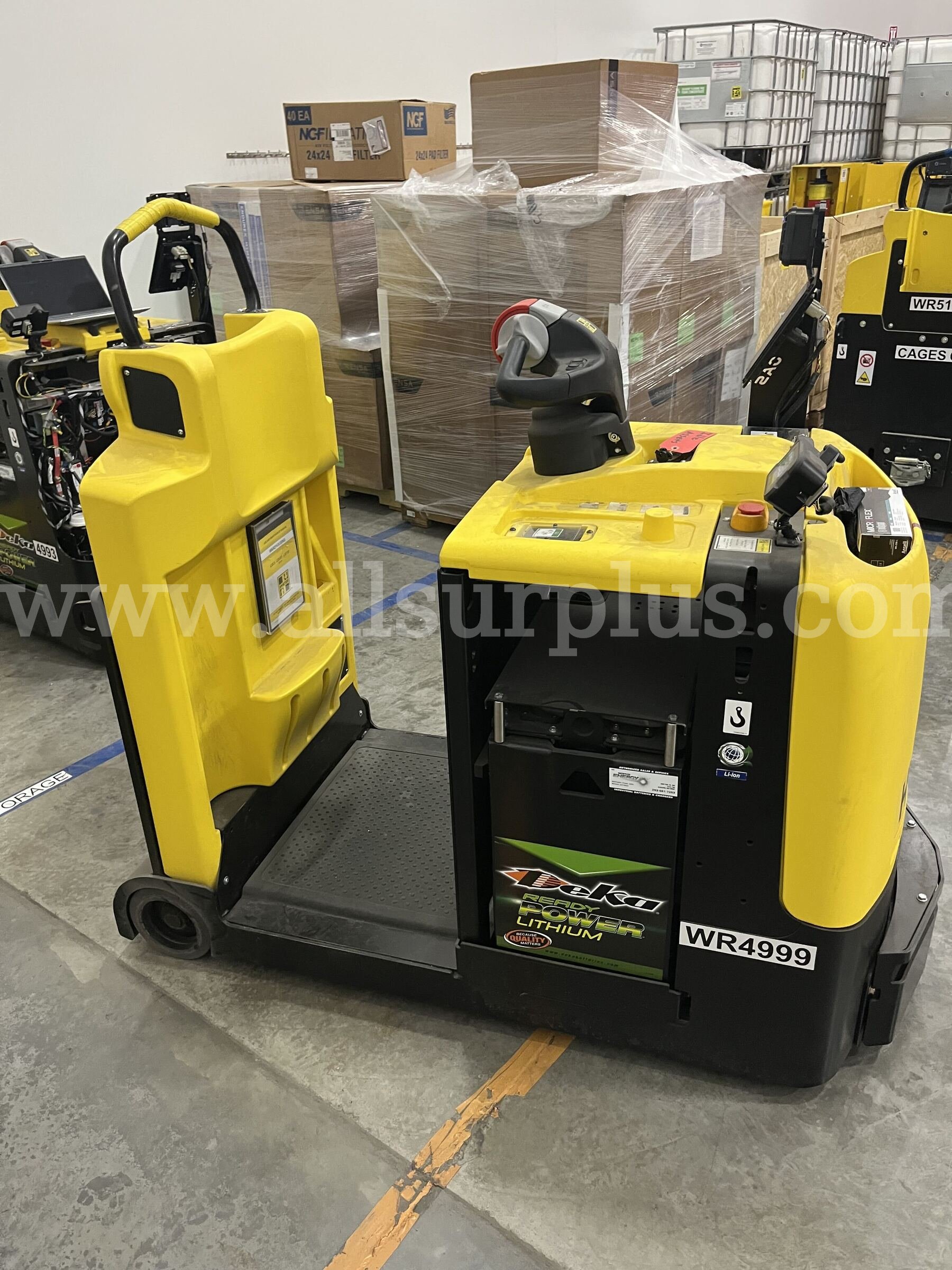 2021 Hyster LO5.0T Electric Ride-On Tow Tractor Hyster LO5.0T Government Surplus Auction - Photo #3