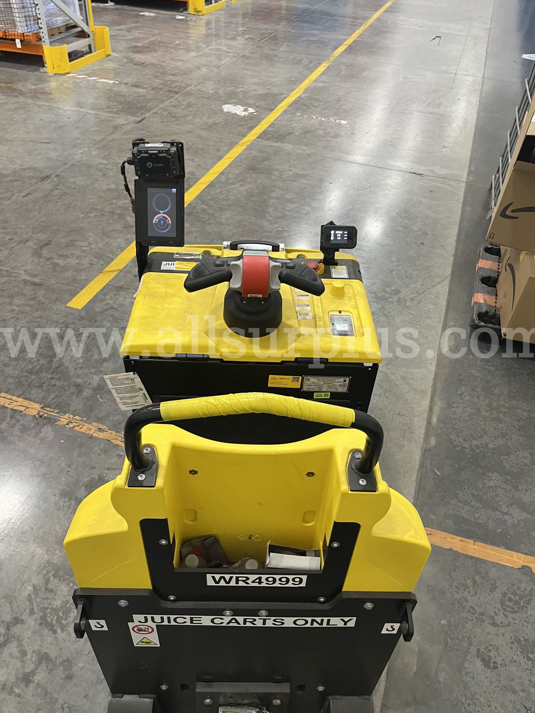 2021 Hyster LO5.0T Electric Ride-On Tow Tractor Hyster LO5.0T Government Surplus Auction - Photo #5