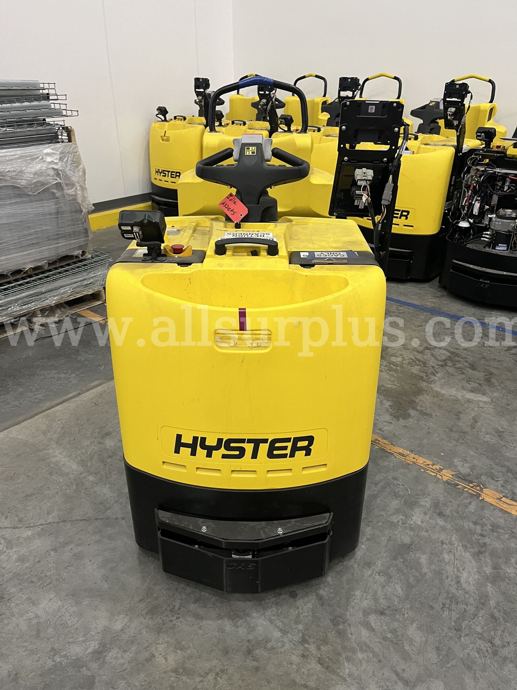 2021 Hyster LO5.0T Electric Ride-On Tow Tractor Hyster LO5.0T Government Surplus Auction - Photo #2