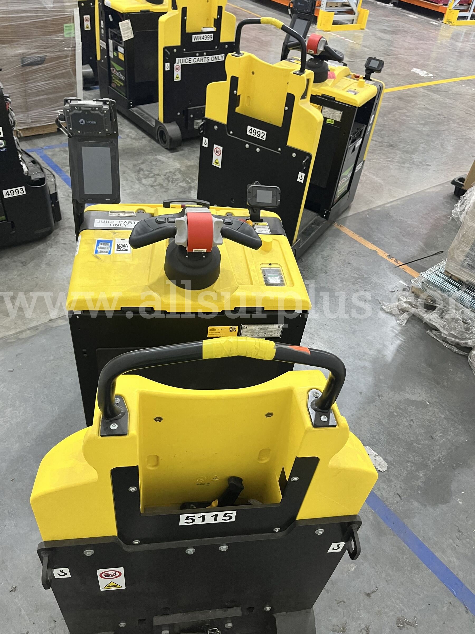 2021 Hyster LO5.0T Electric Ride-On Tow Tractor Hyster LO5.0T Government Surplus Auction - Photo #4