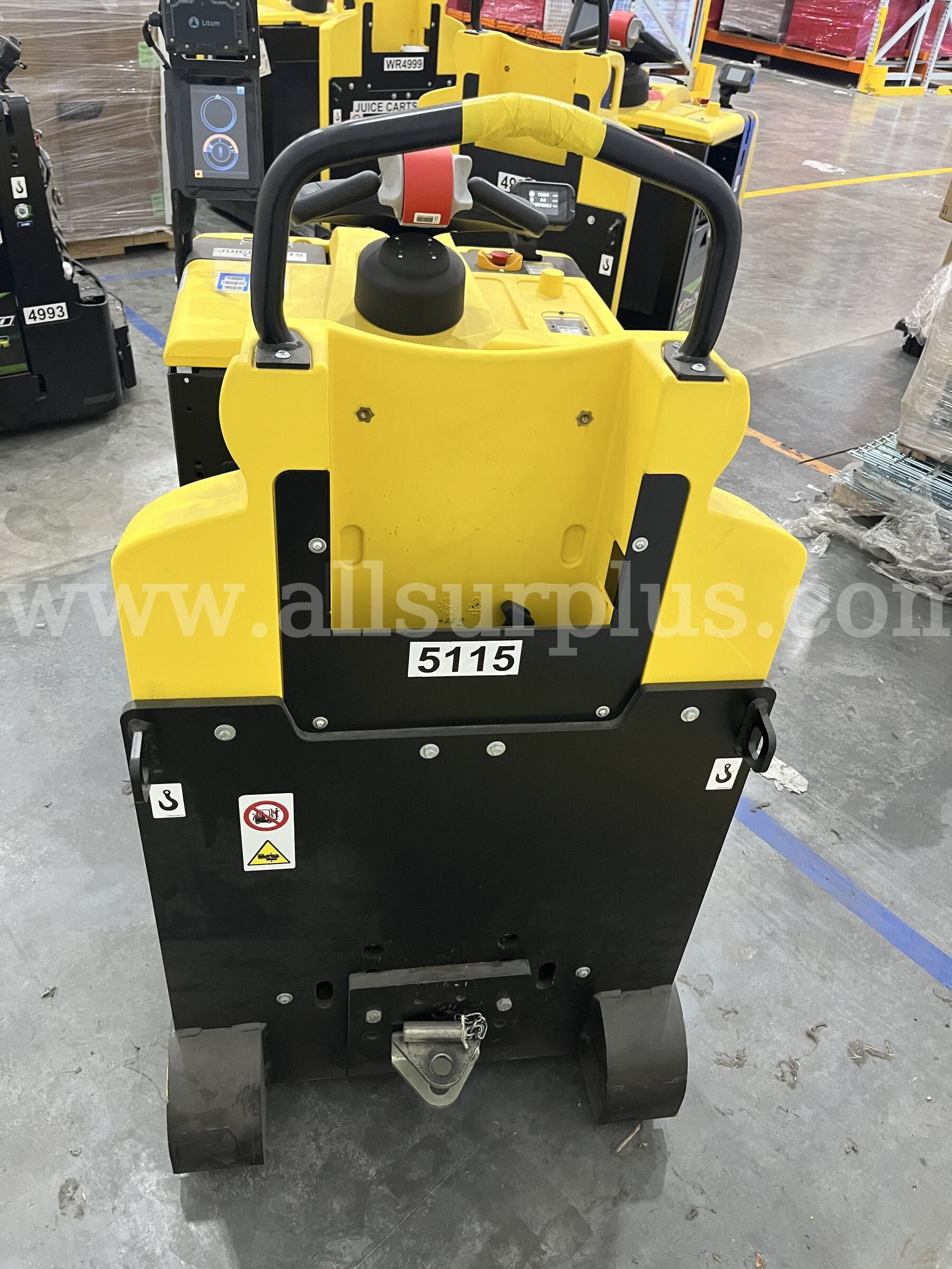 2021 Hyster LO5.0T Electric Ride-On Tow Tractor Hyster LO5.0T Government Surplus Auction - Photo #5