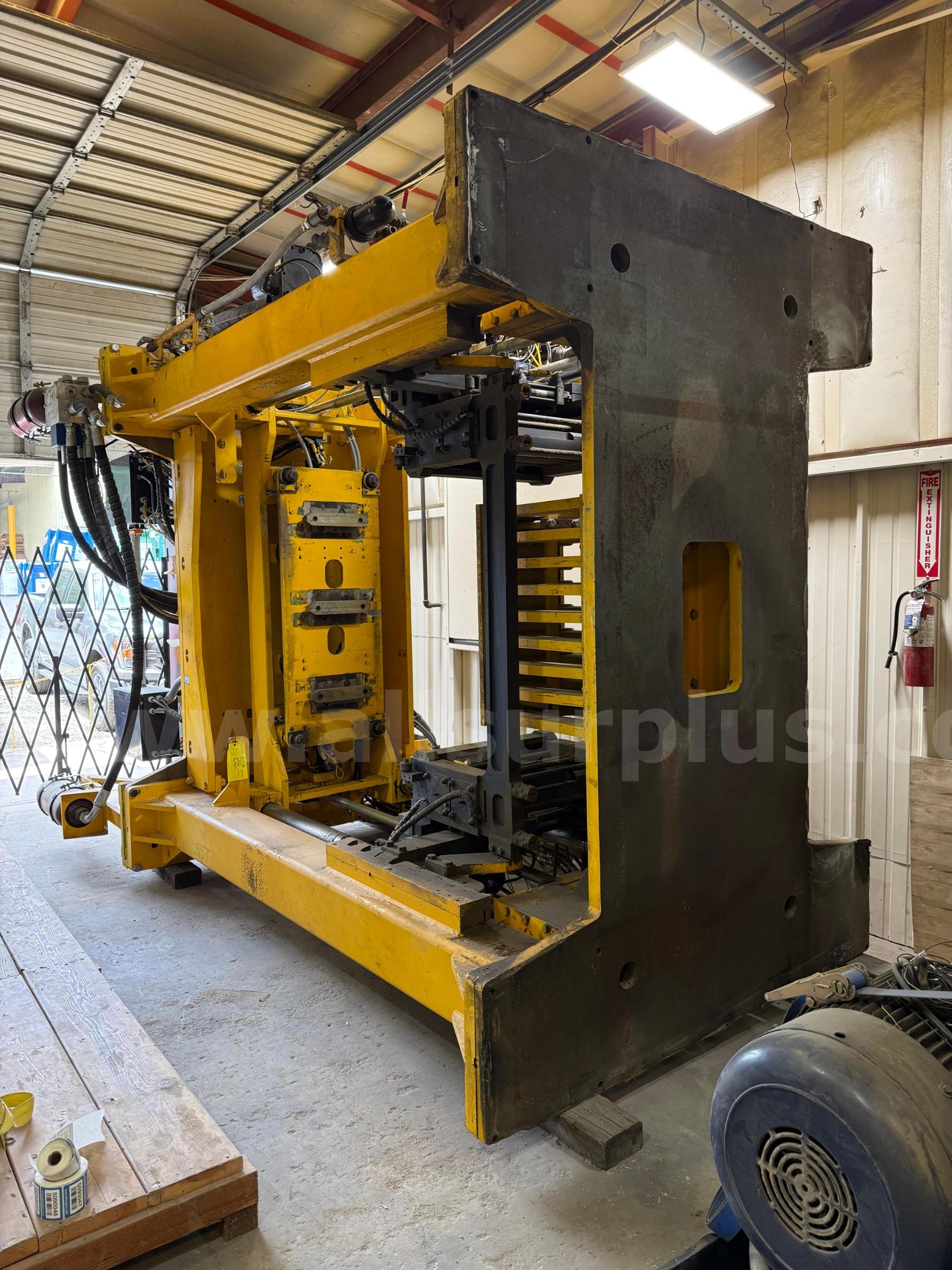Besser Servopac Classic 2020 Automated Block/Brick Making Machine Besser Servopac Classic 2020 Government Surplus Auction - Primary Photo