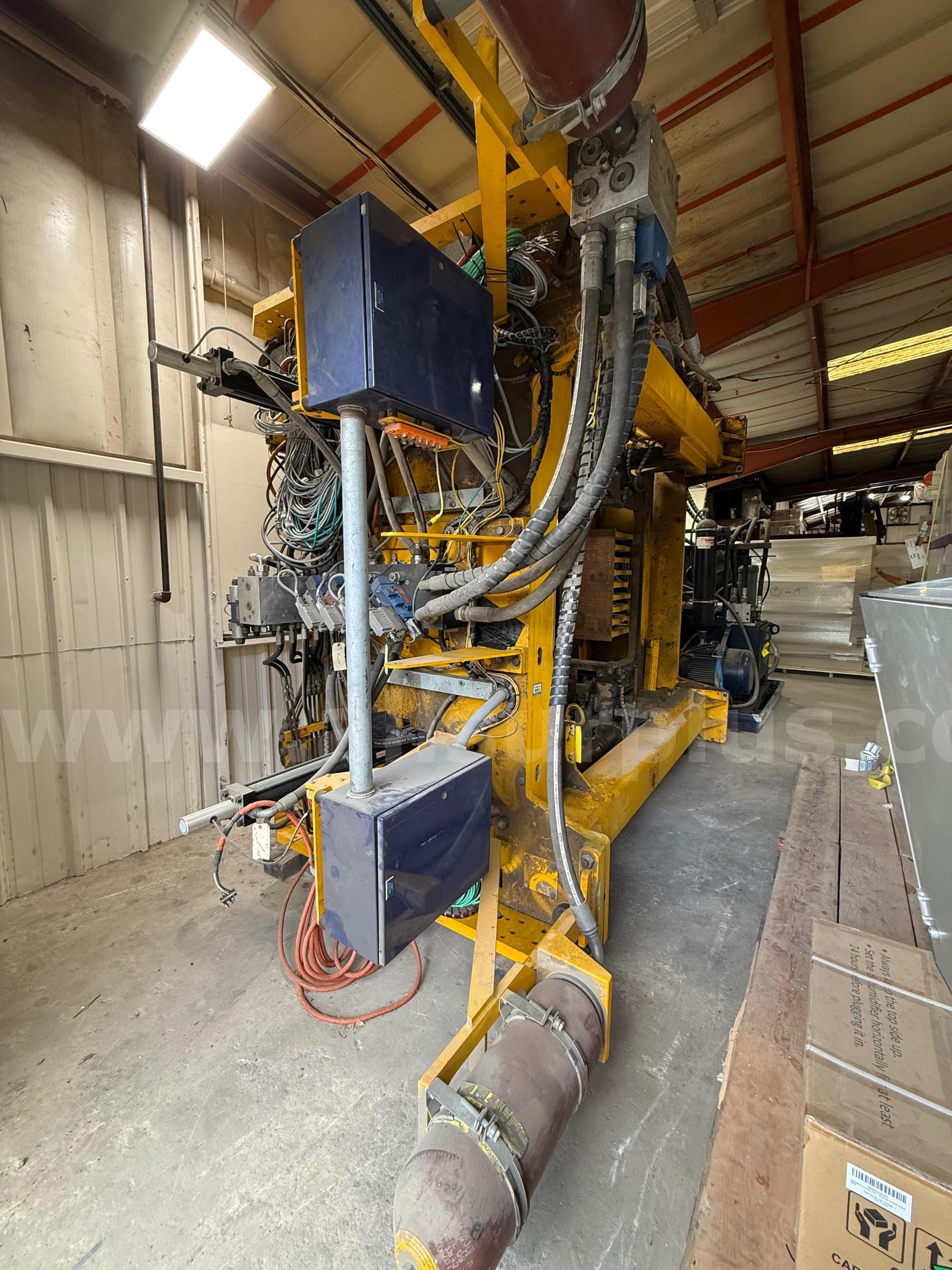 Besser Servopac Classic 2020 Automated Block/Brick Making Machine Besser Servopac Classic 2020 Government Surplus Auction - Photo #2