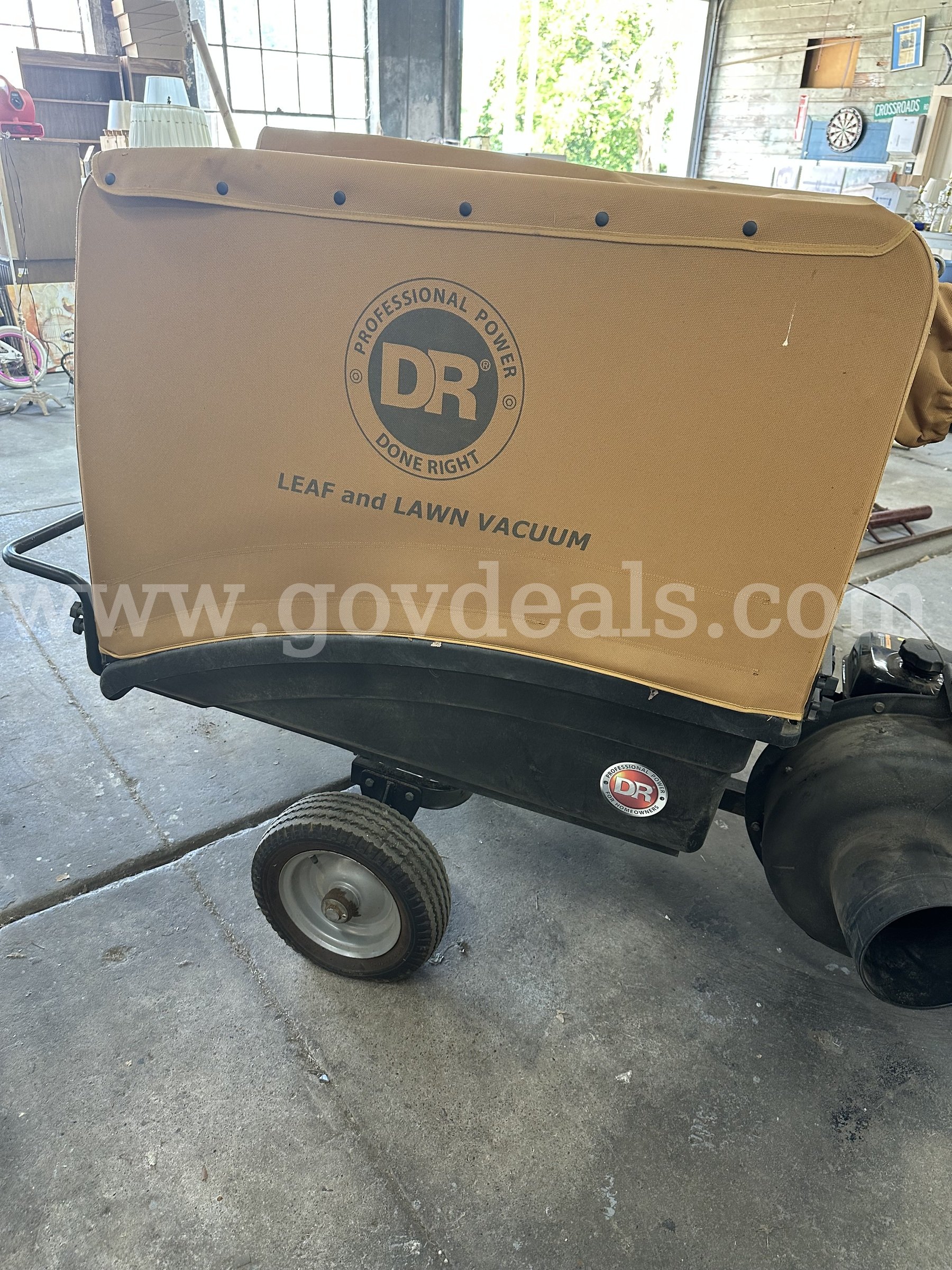 DR Leaf & Lawn Vacuum – 223cc OHV Engine with Collection Hopper & Accessories DR 223cc Government Surplus Auction - Photo #6