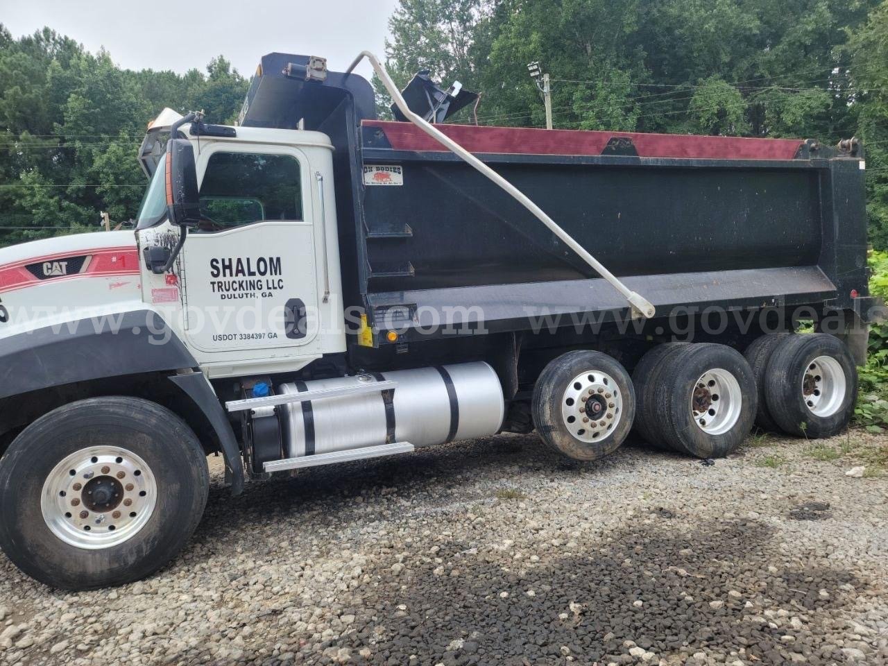 2016 CATERPILLAR  Dump truck Caterpillar  Government Surplus Auction - Photo #2