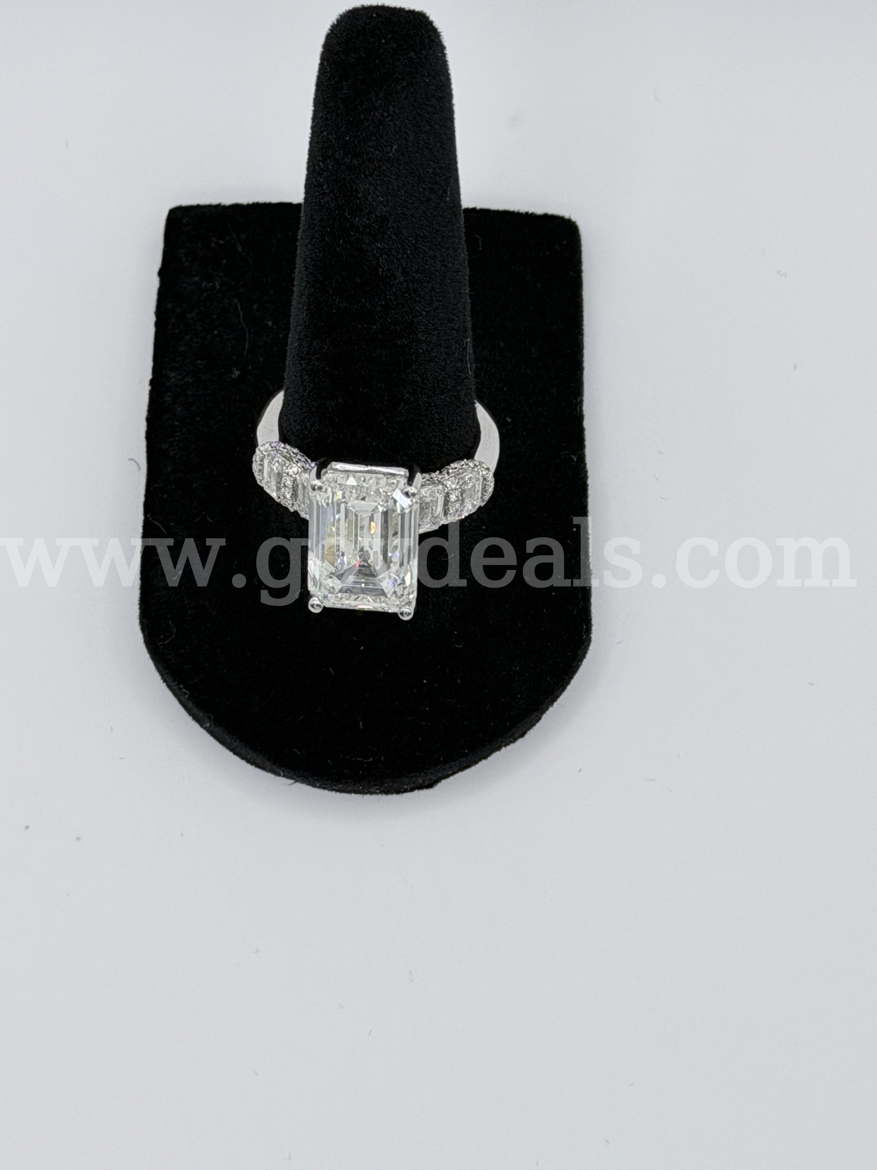 New 18K white gold 10.21 carat engagement ring Jared’s  Government Surplus Auction - Photo #5