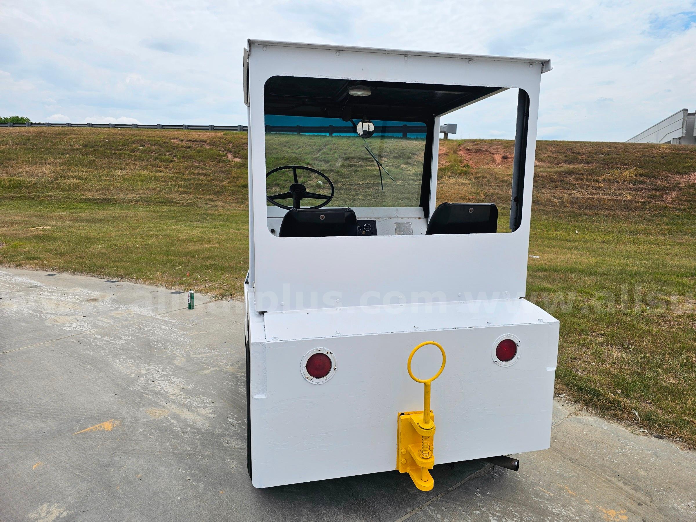 1983 Harlan HTAD30 Bag Tug Harlan HTAD30 Government Surplus Auction - Photo #2