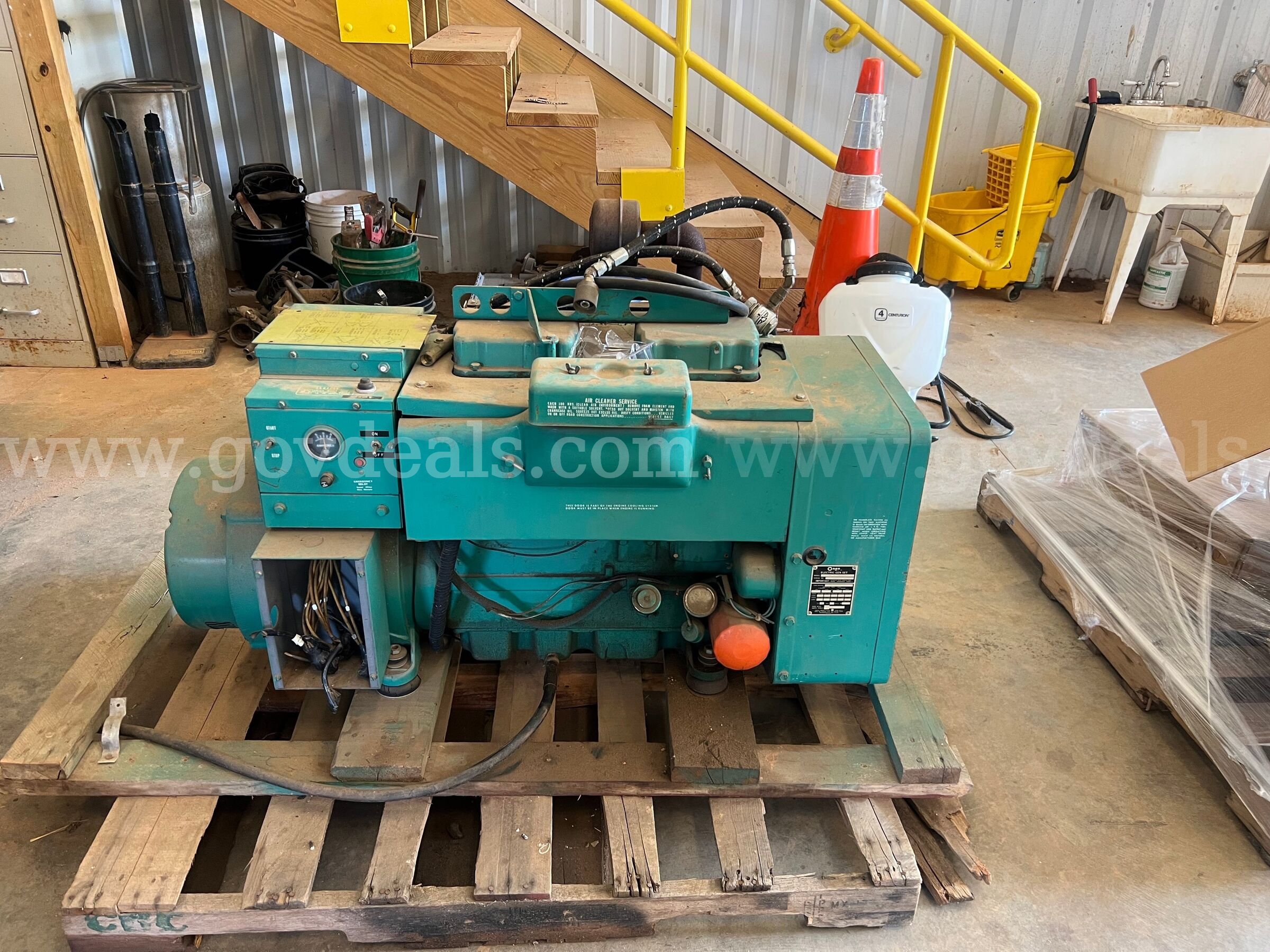 Onan 12.5 kW Propane Generator Onan Electric Gen Set 12.5JC-18R/11941AB Government Surplus Auction - Photo #3