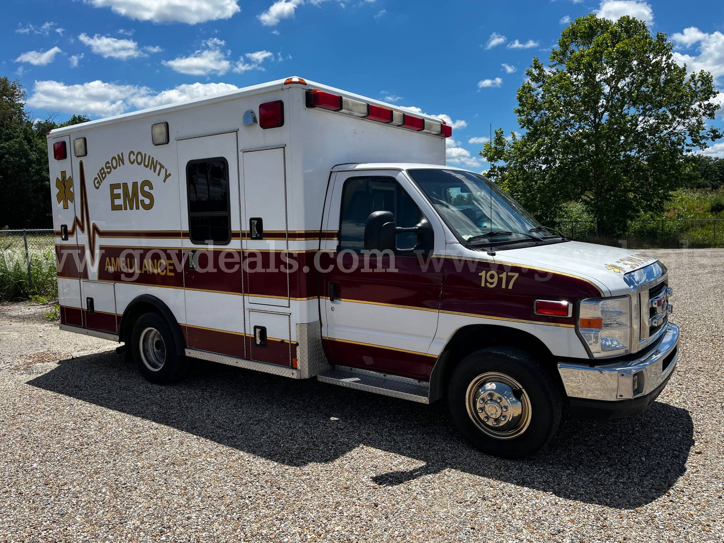 2013 Ford Econoline E-350 Super Duty Type III Ambulance Ford E-350 Government Surplus Auction - Photo #2