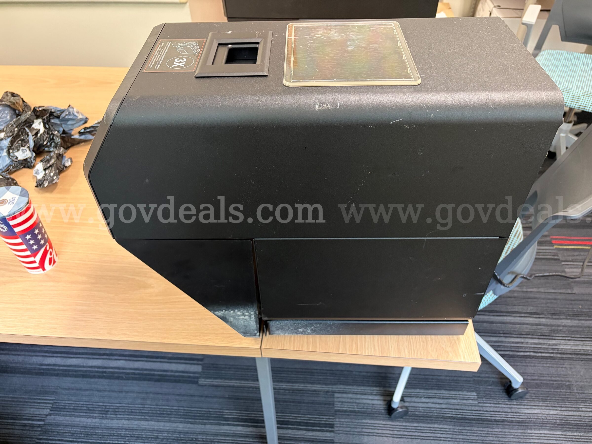 Georgia-Pacific AUTOSLR1 Automated Cup Sealer Beverage Lid Sealing Machine Georgia Pacific Z-100364-01 Government Surplus Auction - Photo #2