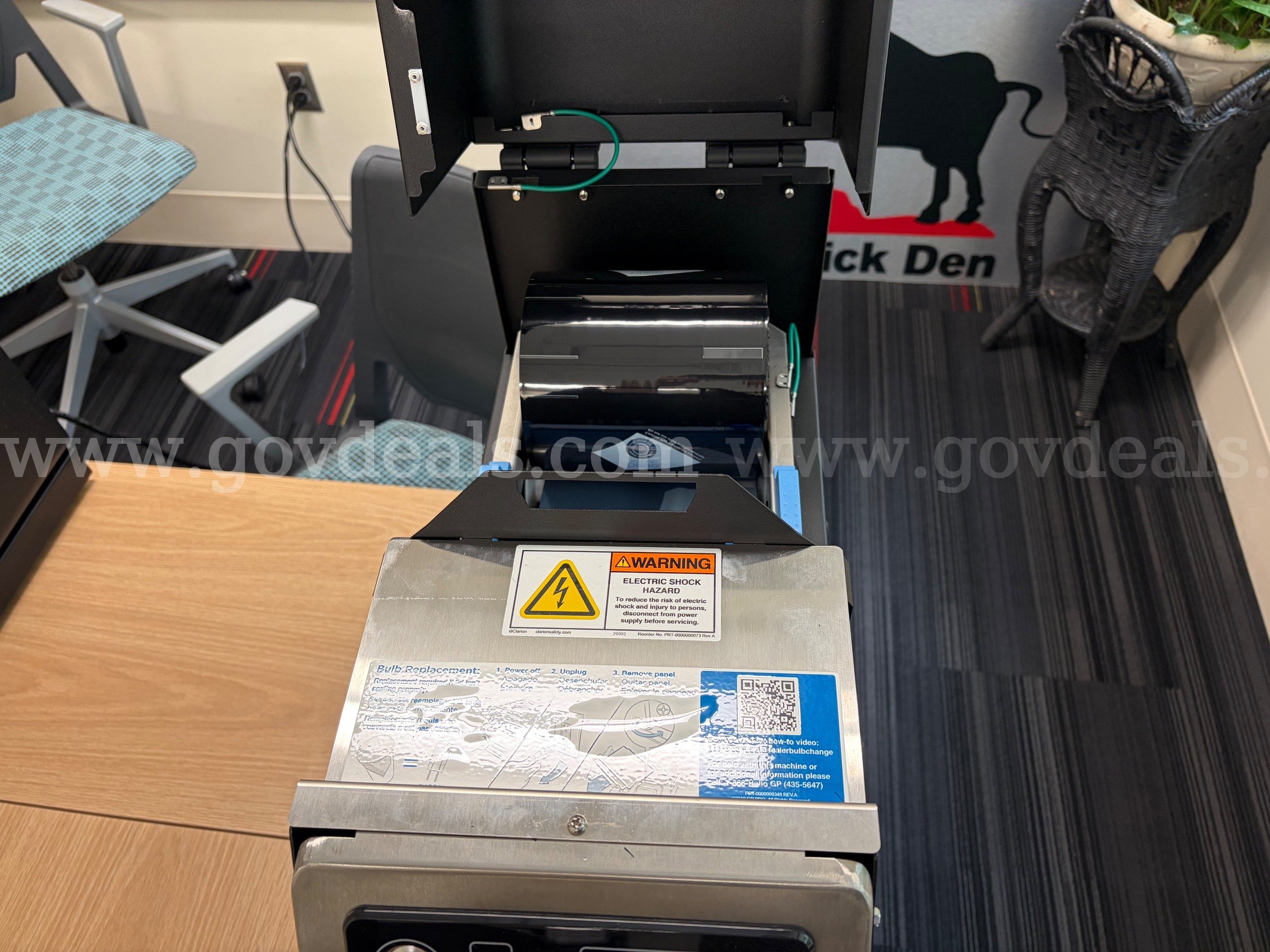 Georgia-Pacific AUTOSLR1 Automated Cup Sealer Beverage Lid Sealing Machine Georgia Pacific Z-100364-01 Government Surplus Auction - Photo #5