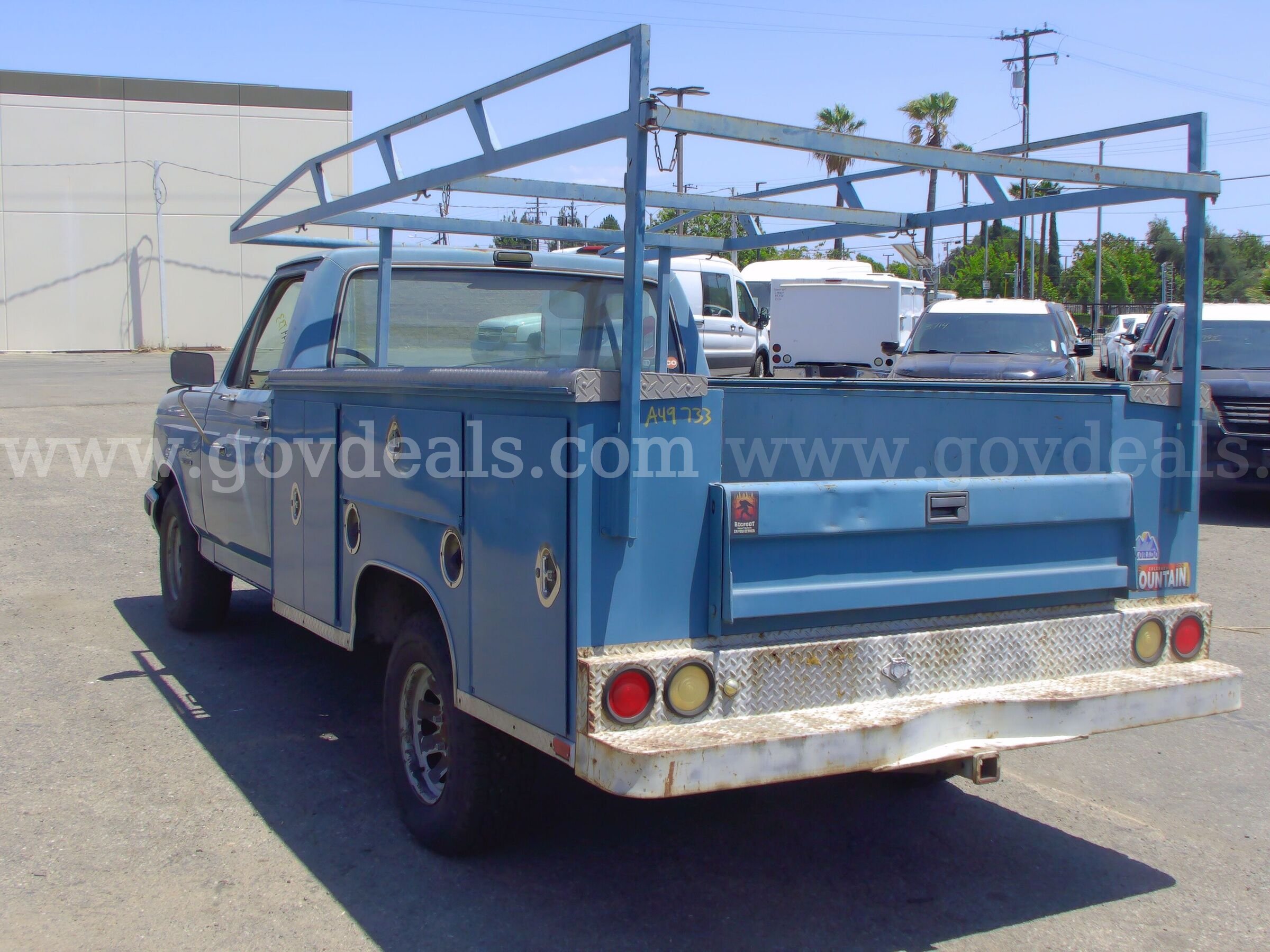 1990 Ford F-150 Reg. Cab Long Bed 2WD Ford F-150 Government Surplus Auction - Photo #4