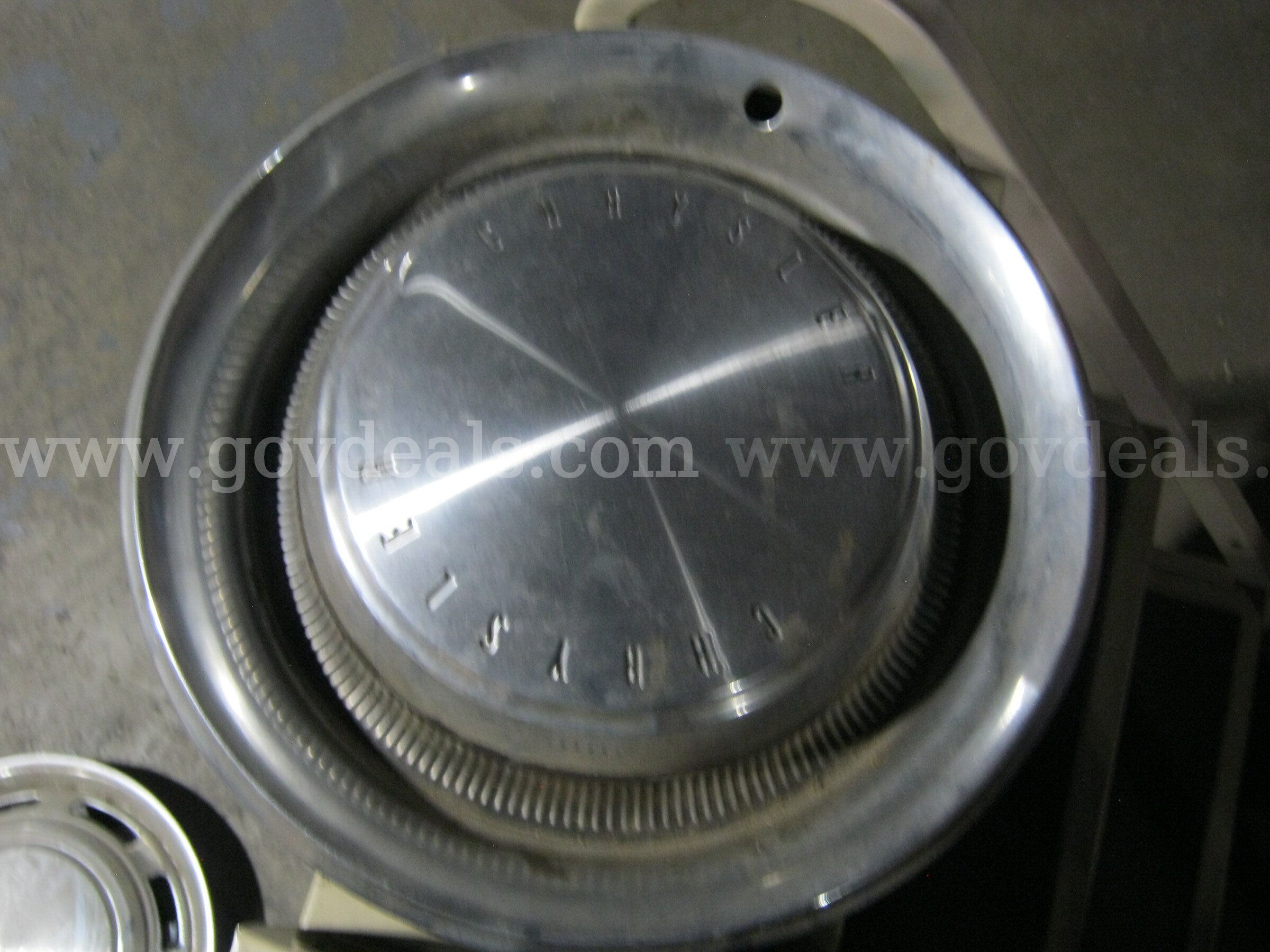 15 inch Chrysler hubcaps   Government Surplus Auction - Photo #2