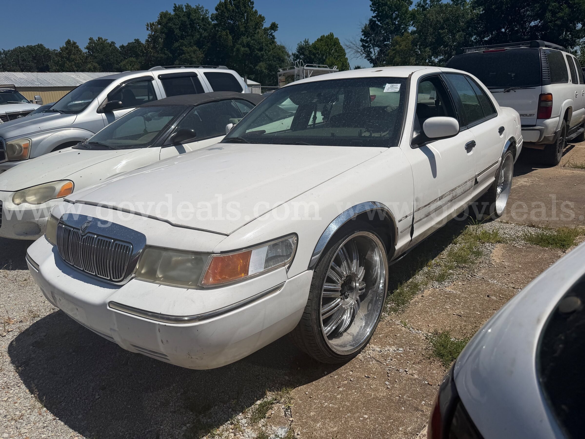 2000 Mercury Grand Marquis GS Mercury Grand Marquis Government Surplus Auction - Photo #2