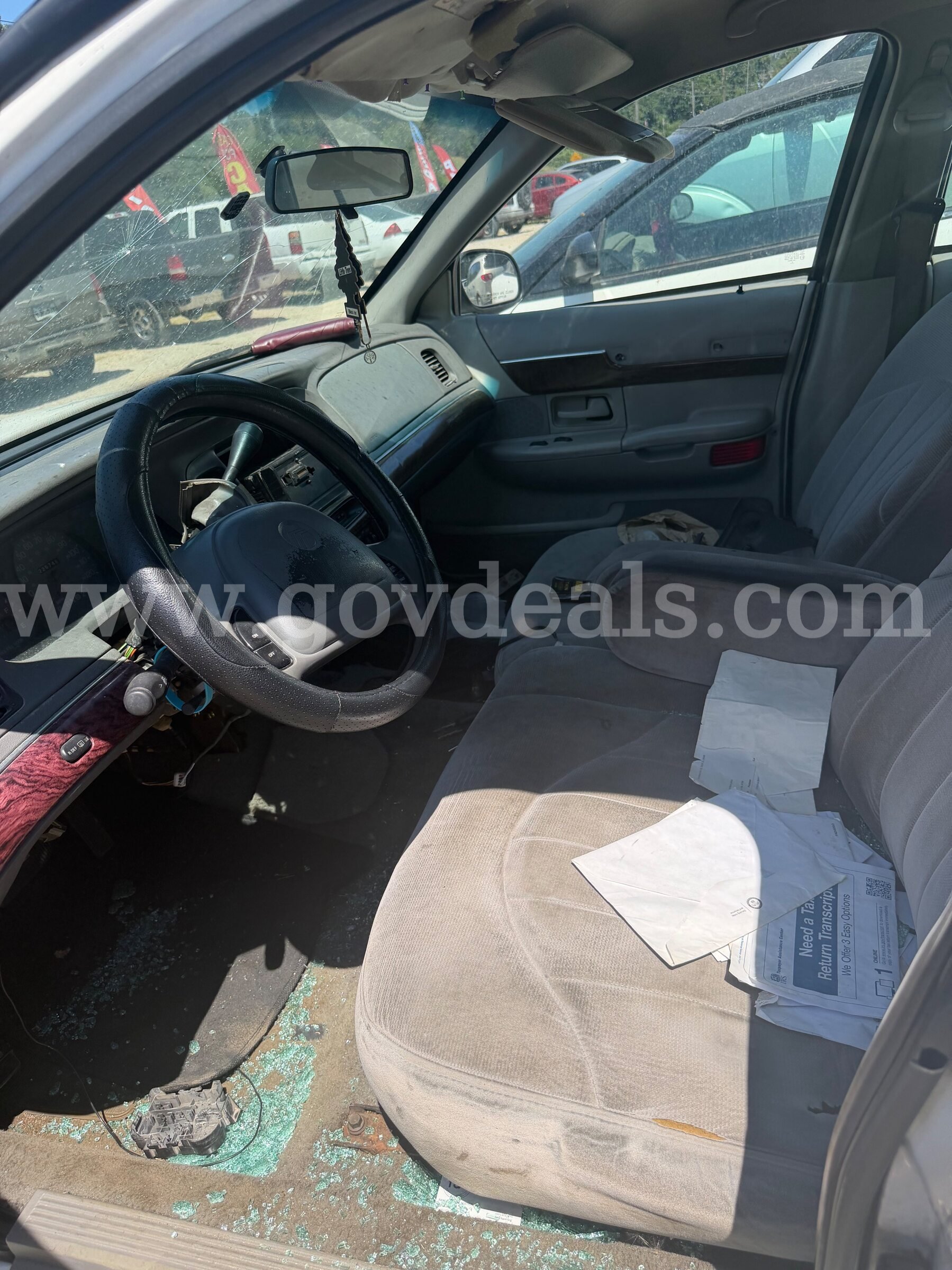 2000 Mercury Grand Marquis GS Mercury Grand Marquis Government Surplus Auction - Photo #5