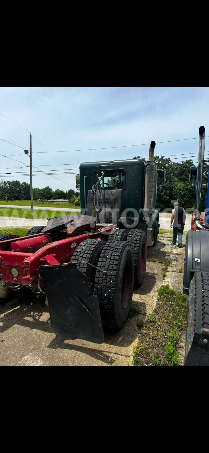 1994 Freightliner FLD120 Freightliner FLD120 Government Surplus Auction - Photo #3