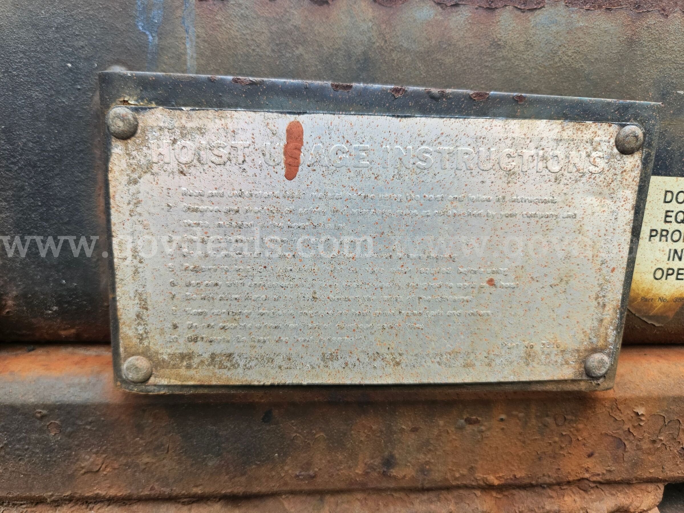 1990 Autocar Tandem Axle Rolloff Truck Autocar ACL Government Surplus Auction - Photo #5