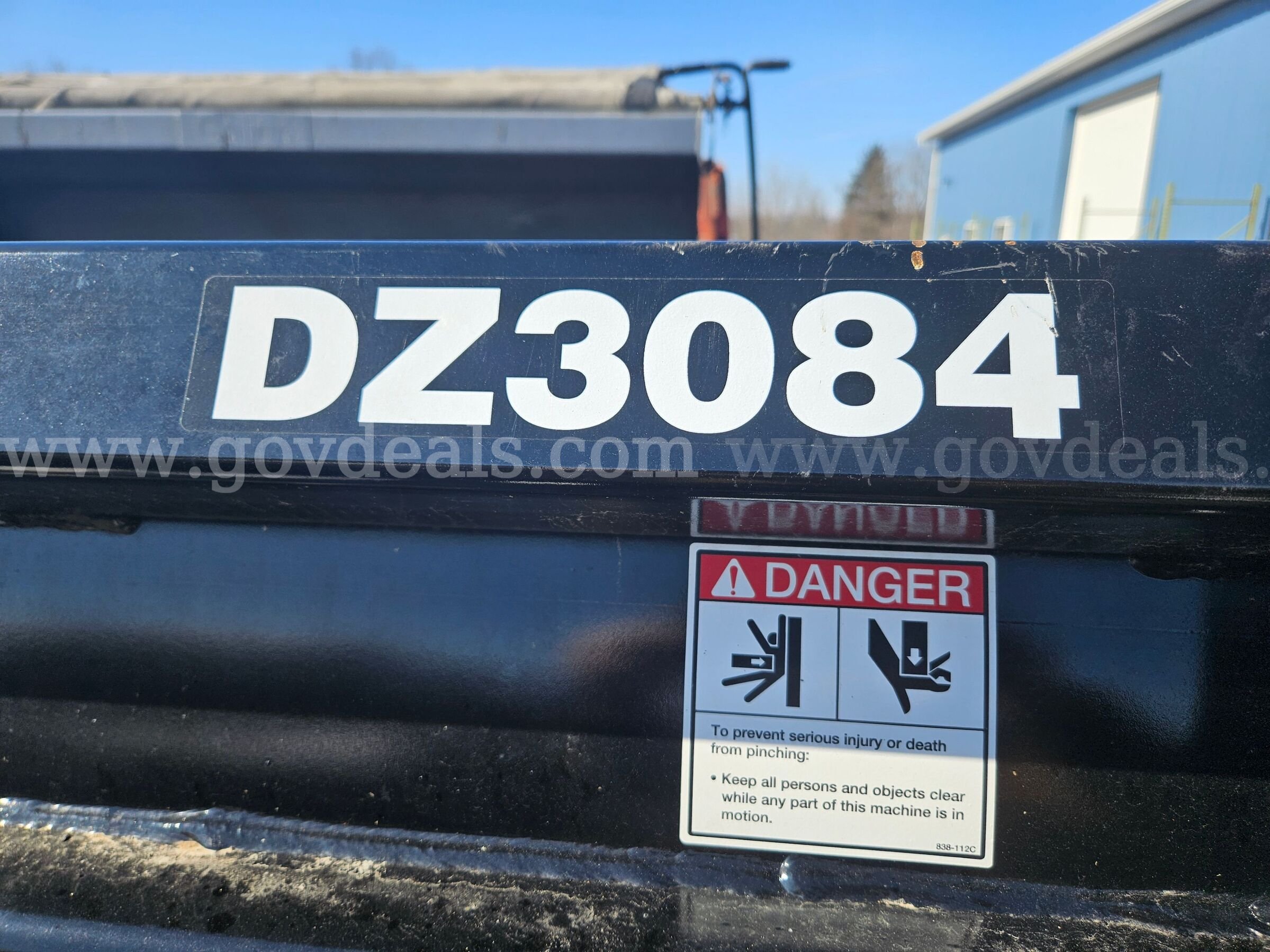 Kubota DZ3084 Skid Steer Dozer Attachment Kubota DZ3084 Government Surplus Auction - Photo #3