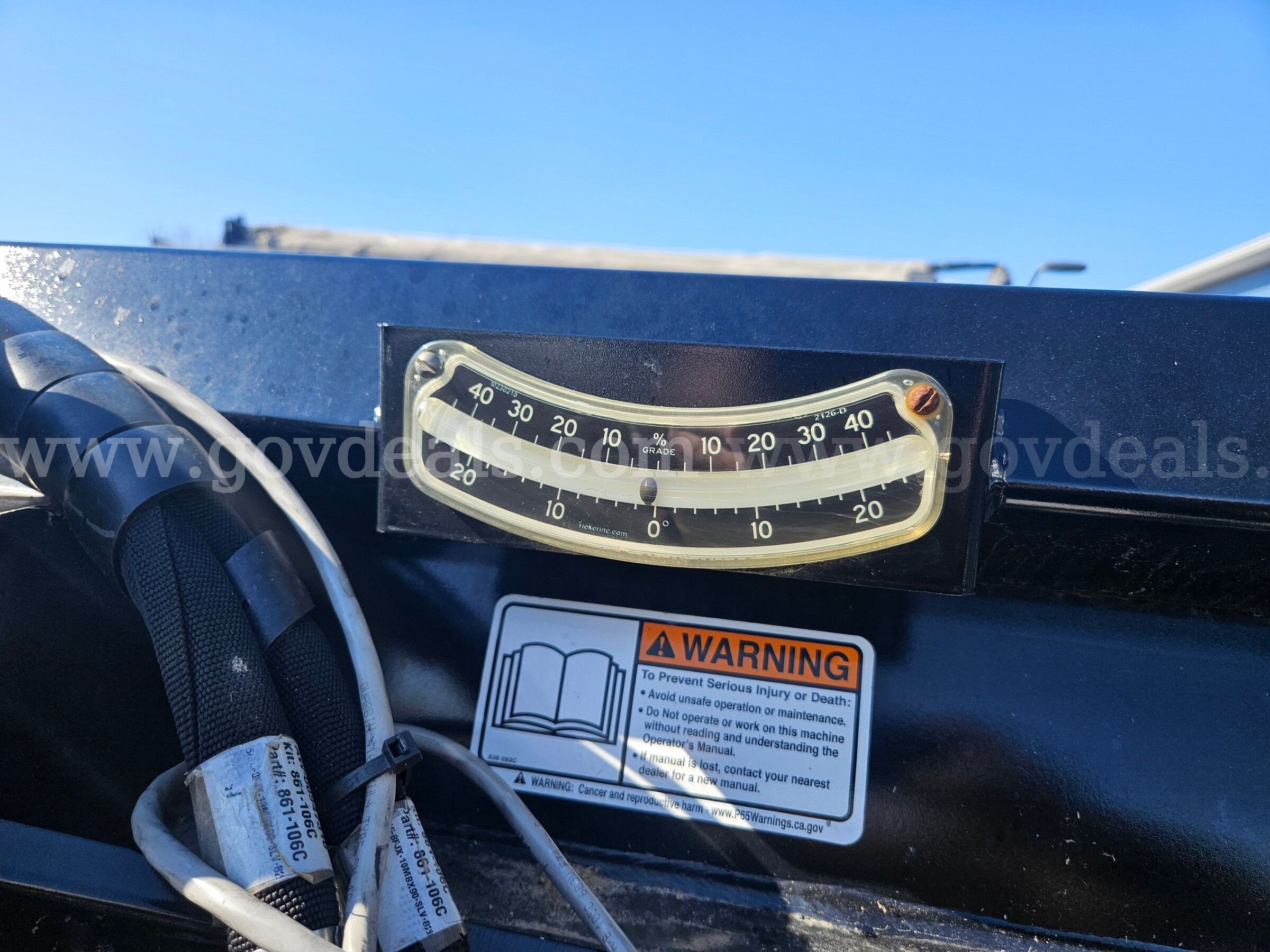 Kubota DZ3084 Skid Steer Dozer Attachment Kubota DZ3084 Government Surplus Auction - Photo #4